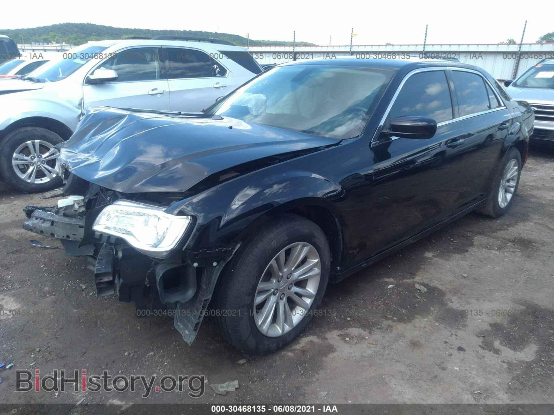 2016 CHRYSLER 300 - VIN: 2C3CCAAG2GH233944 - Фото 2