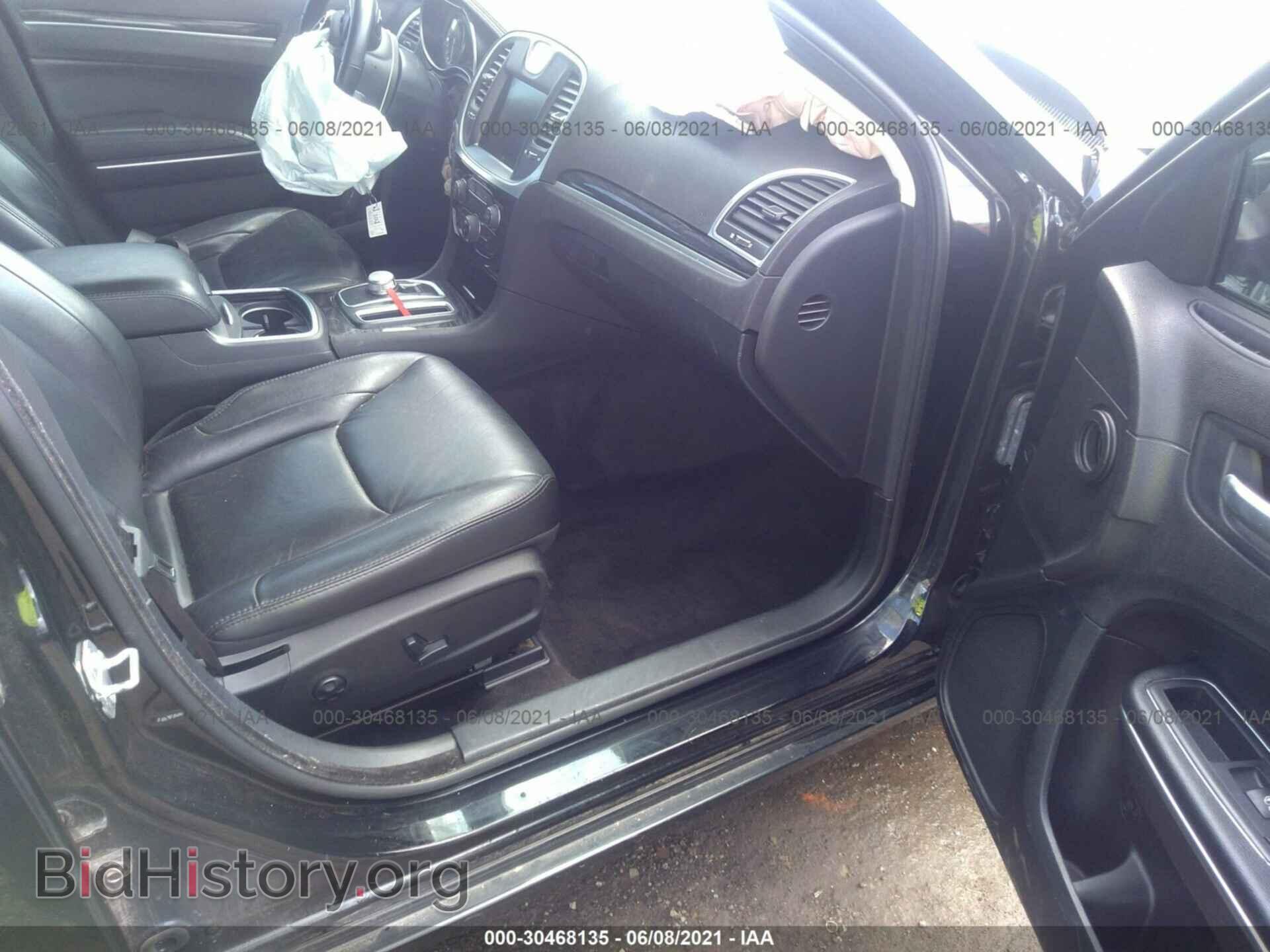 2016 CHRYSLER 300 - VIN: 2C3CCAAG2GH233944 - Фото 5