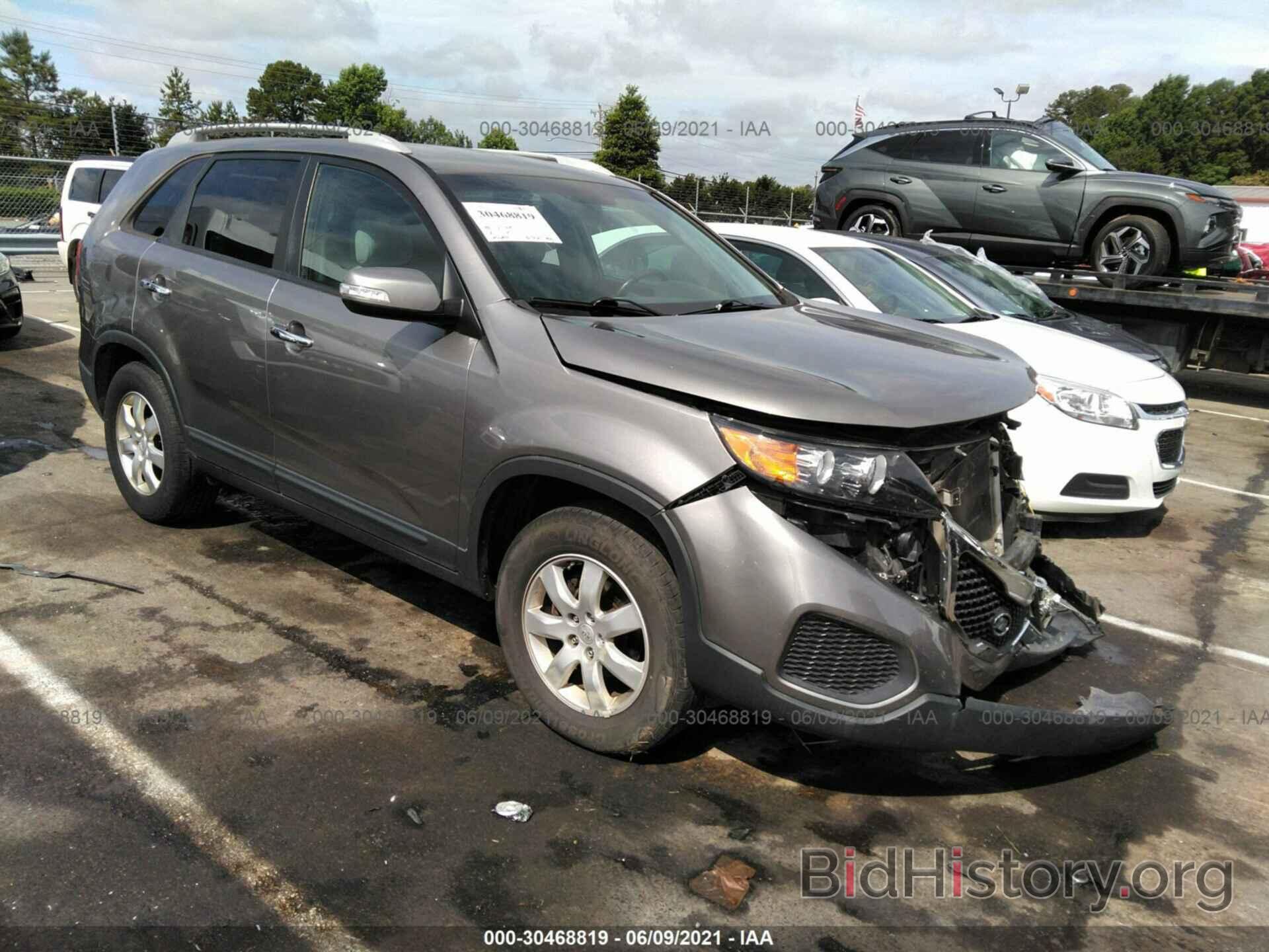 Photo 5XYKT4A23BG114580 - KIA SORENTO 2011