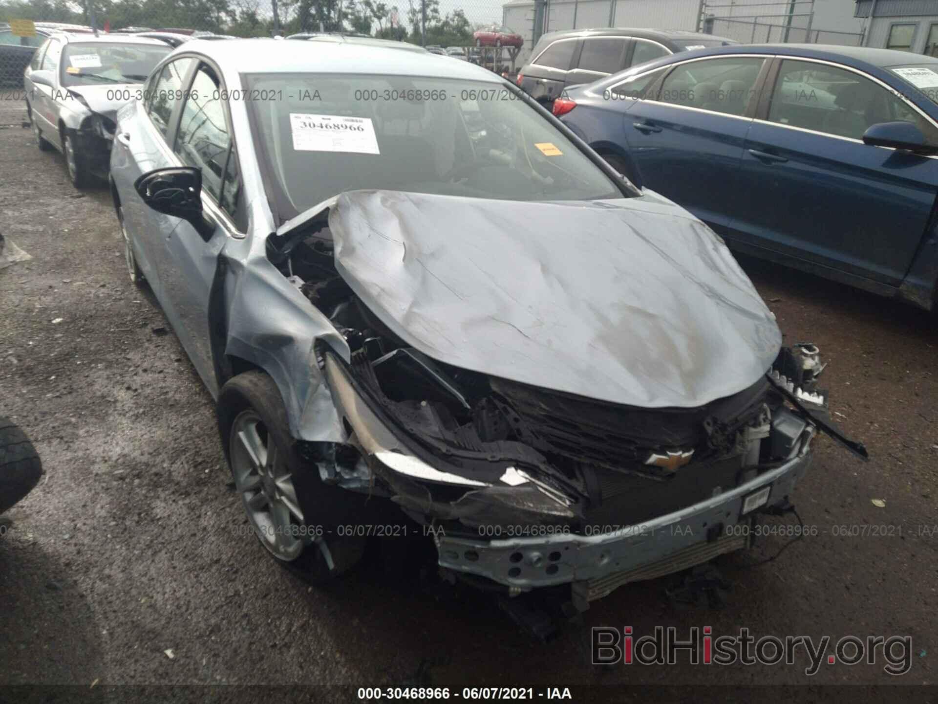 Photo 1G1BE5SMXH7262272 - CHEVROLET CRUZE 2017