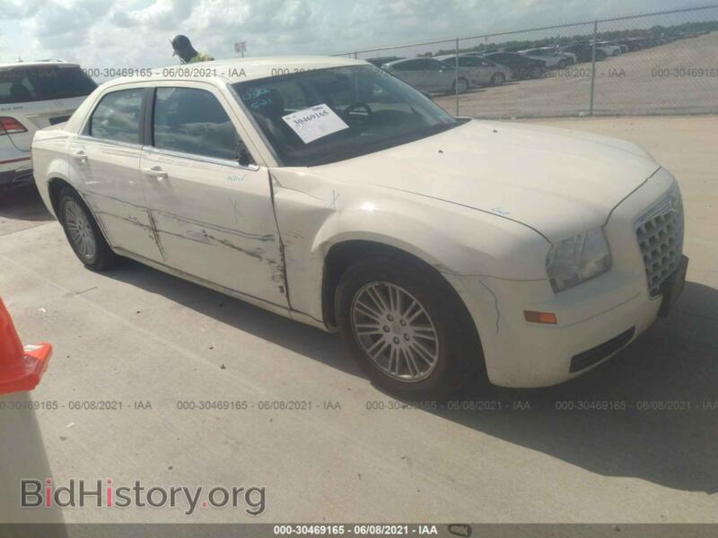 2008 Chrysler 300 LX (VIN 2C3KA43R28H123740) — photo 1 of 11, IAAI, damage: right front