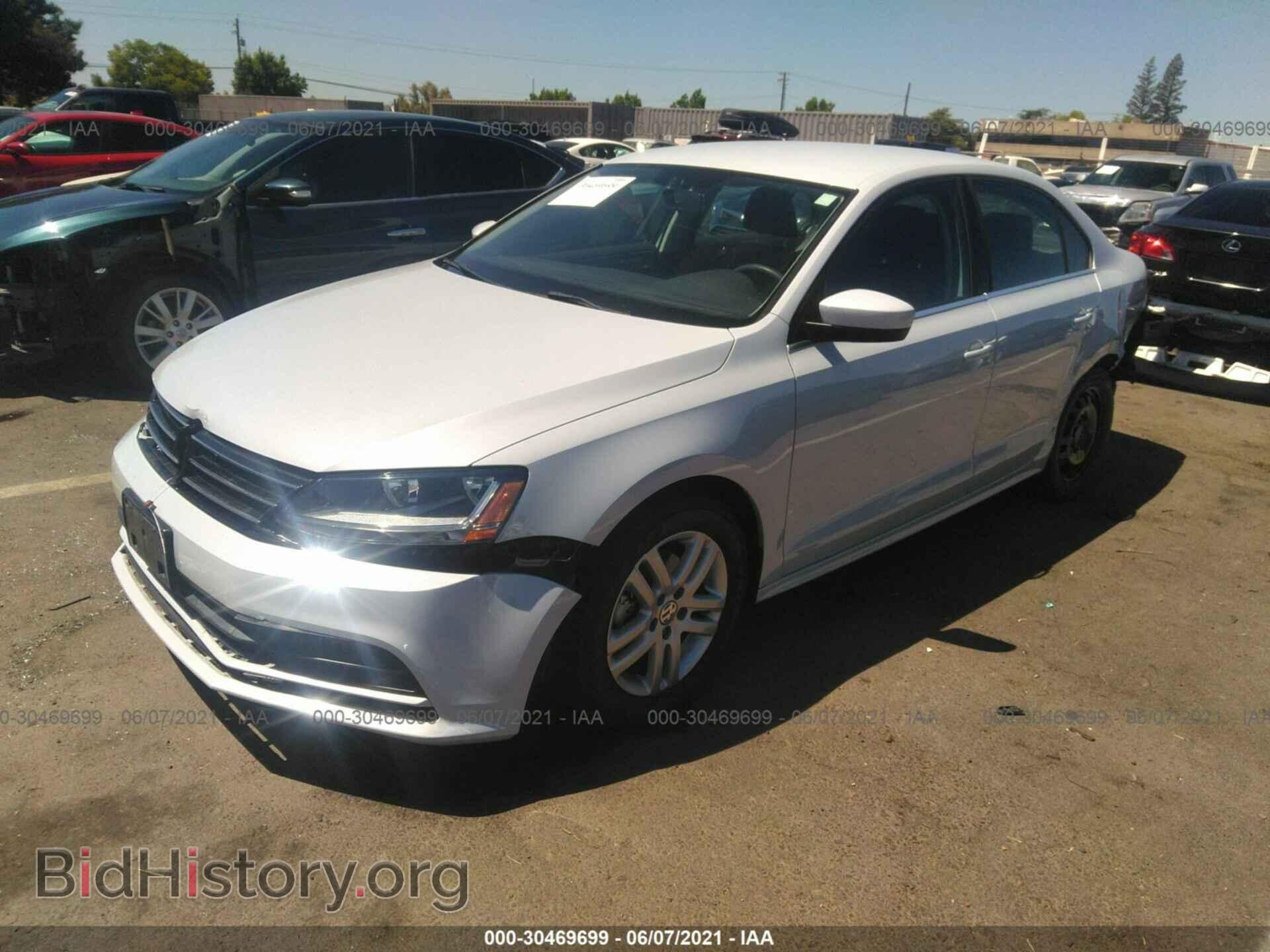 2017 VOLKSWAGEN JETTA - VIN: 3VW2B7AJ7HM343025 - Фото 2