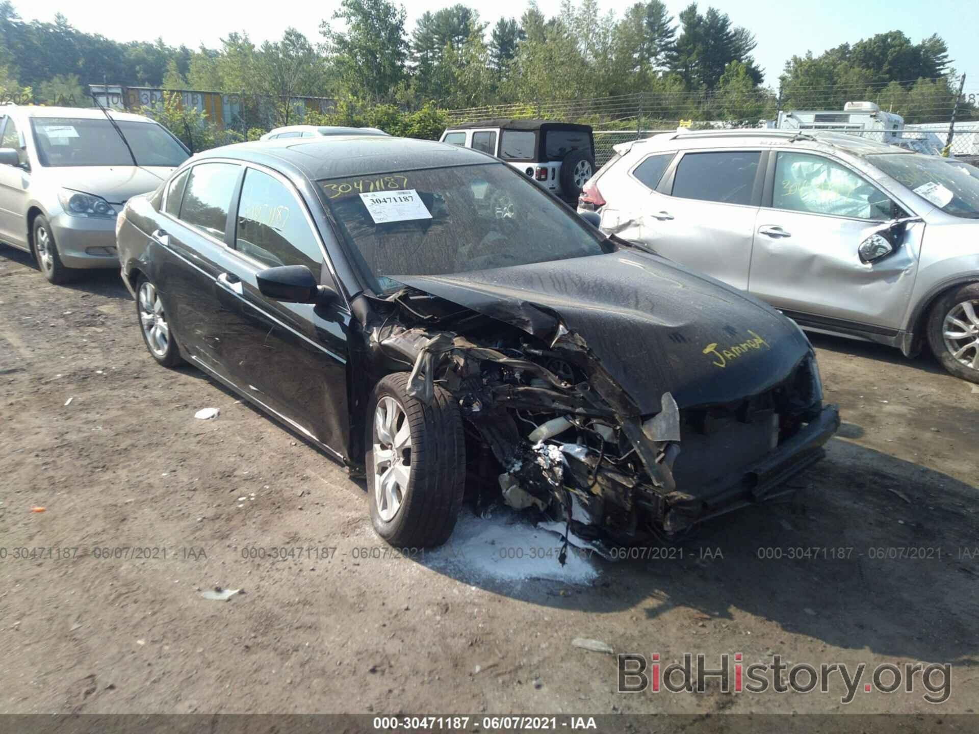 Photo 1HGCP3F78AA000677 - HONDA ACCORD SDN 2010