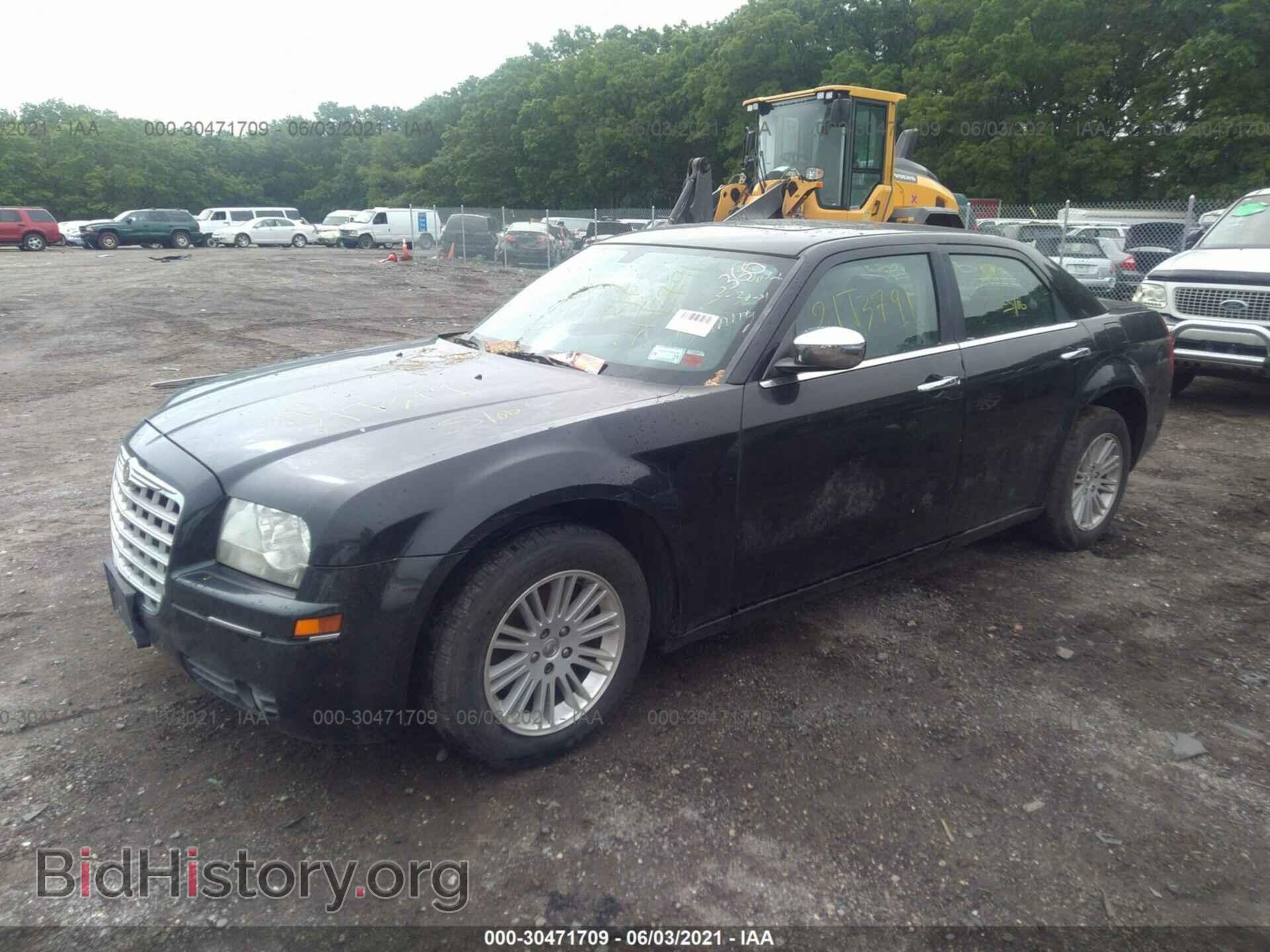 2010 CHRYSLER 300 - VIN: 2C3CA4CD9AH329152 - Фото 2