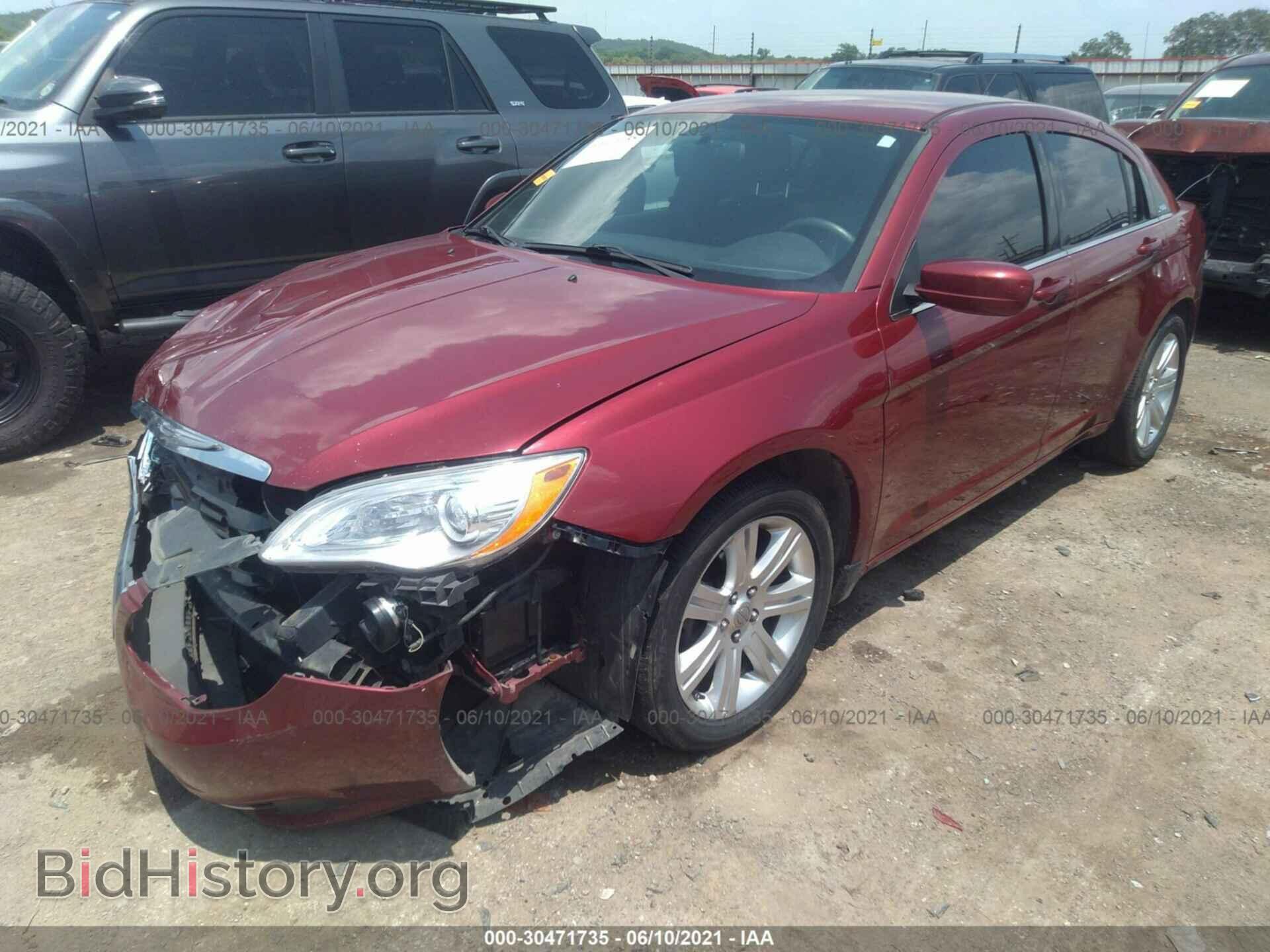 2013 CHRYSLER 200 - VIN: 1C3CCBAB5DN640198 - Фото 2