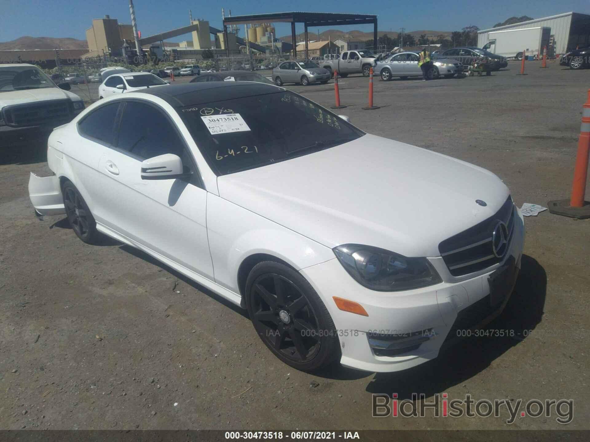 Photo WDDGJ4HB2DF956355 - MERCEDES-BENZ C-CLASS 2013