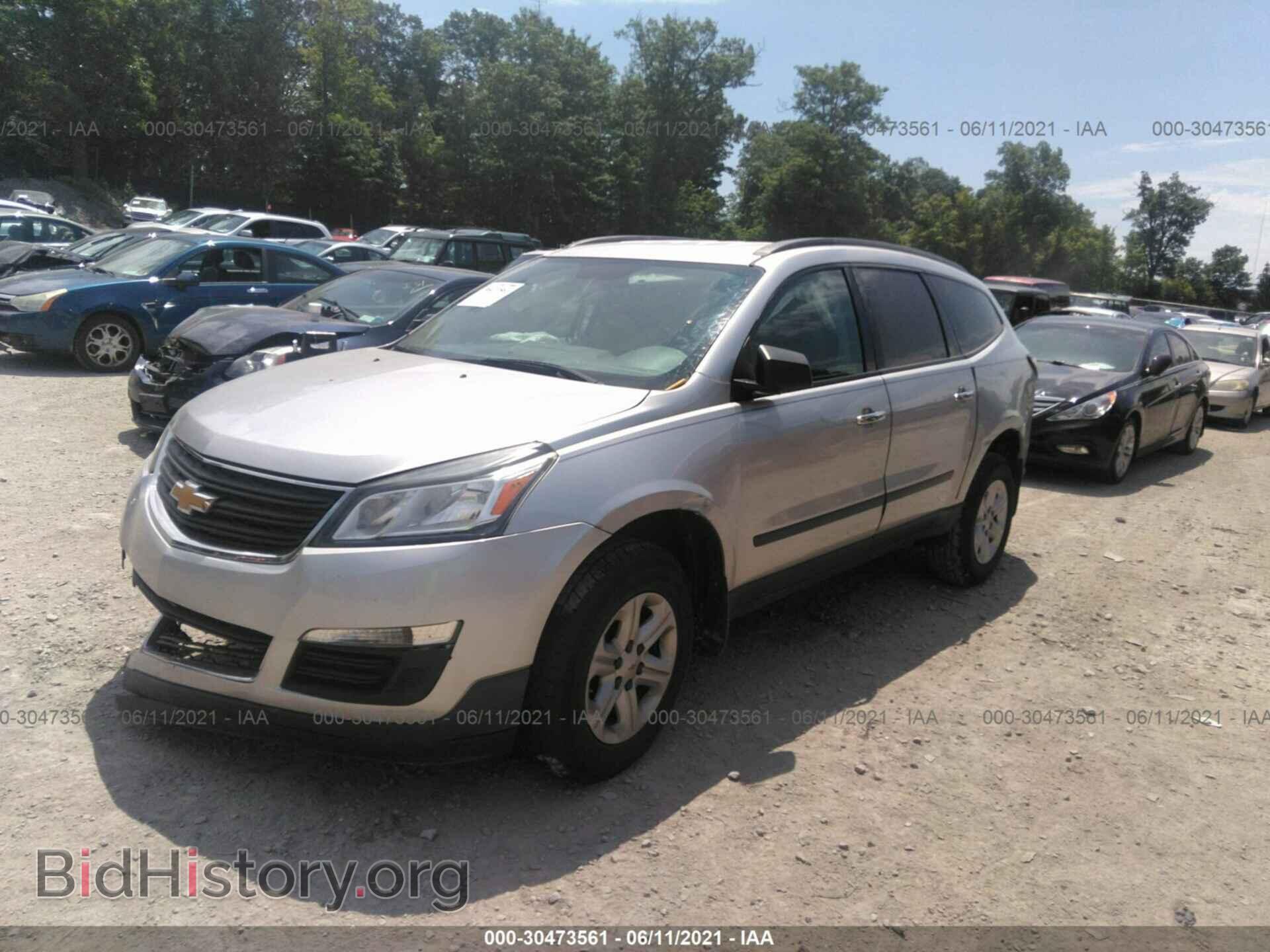 2015 CHEVROLET TRAVERSE - VIN: 1GNKRFKD7FJ137092 - Фото 2