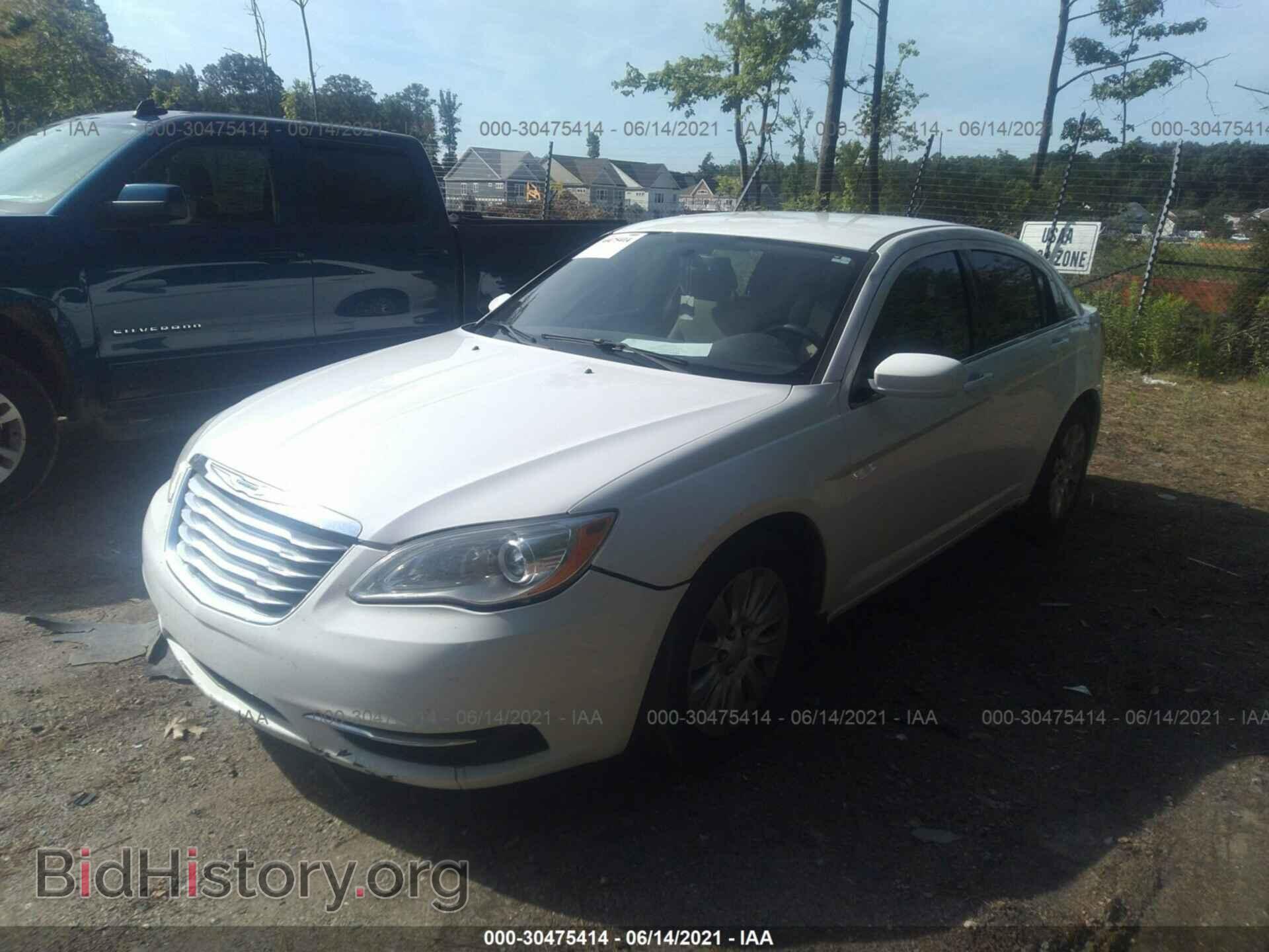 2013 CHRYSLER 200 - VIN: 1C3CCBAG0DN627340 - Photo 2