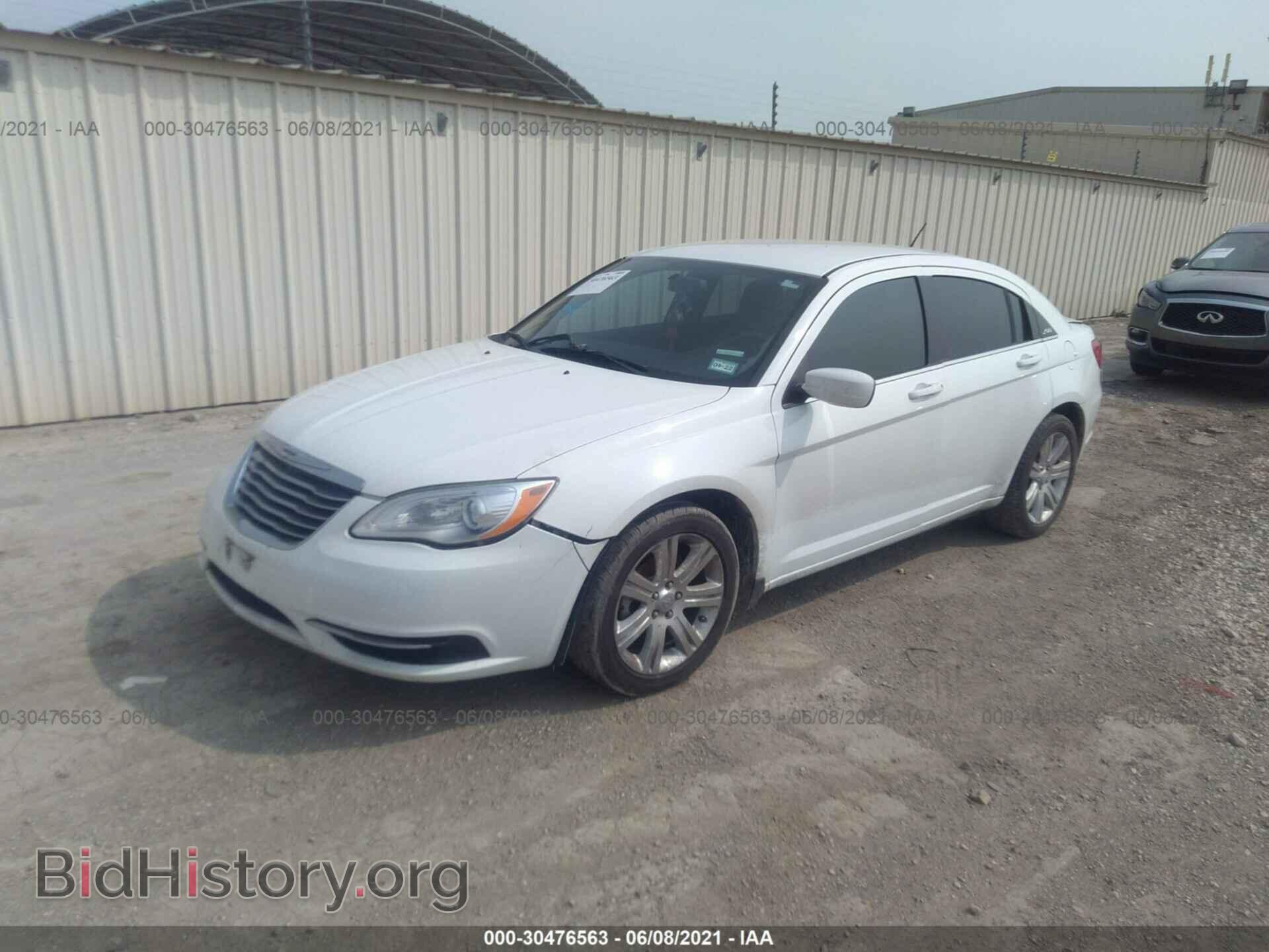 2014 CHRYSLER 200 - VIN: 1C3CCBBB3EN185755 - Фото 2