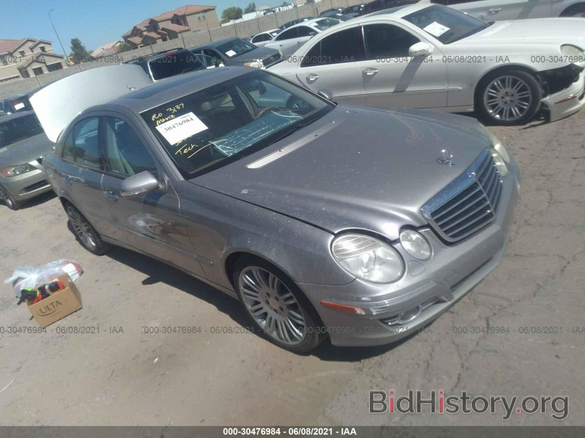 Photo WDBUF56X88B251011 - MERCEDES-BENZ E-CLASS 2008