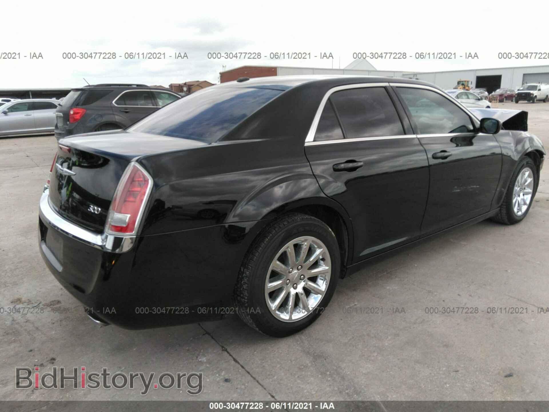 2014 CHRYSLER 300 - VIN: 2C3CCAAG7EH301541 - Фото 4