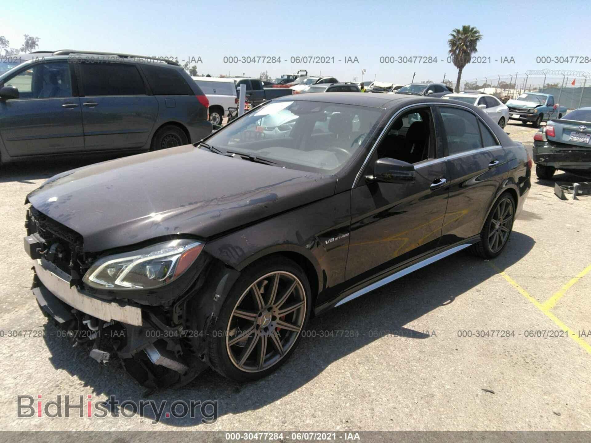 2015 MERCEDES-BENZ E-CLASS - VIN: WDDHF7GB8FB139992 - Фото 2