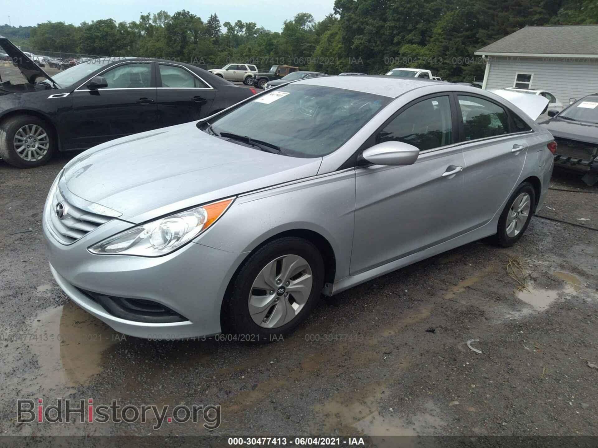 2014 HYUNDAI SONATA - VIN: 5NPEB4AC0EH825868 - Фото 2