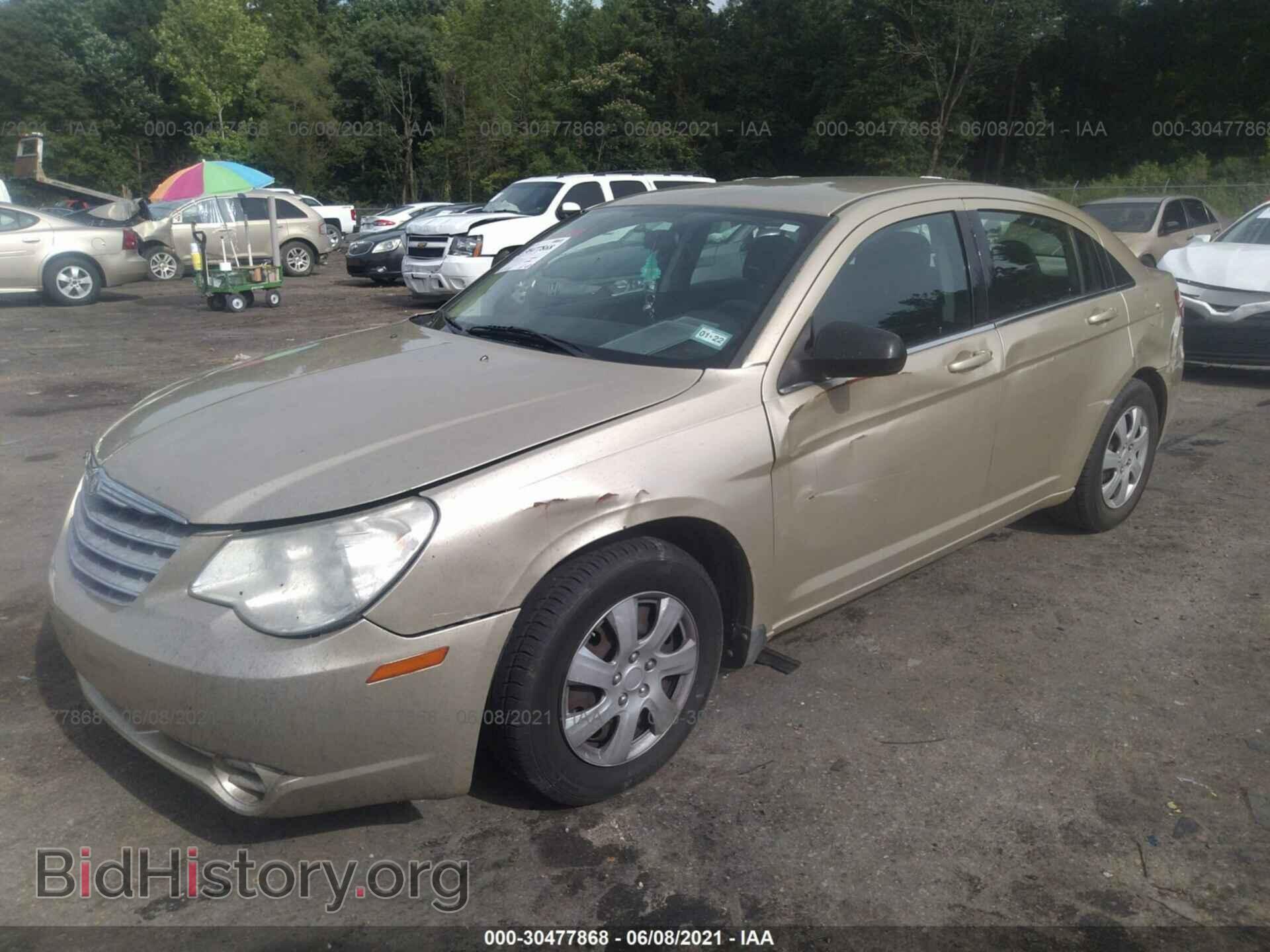 2010 CHRYSLER SEBRING - VIN: 1C3CC4FB6AN123461 - Фото 2