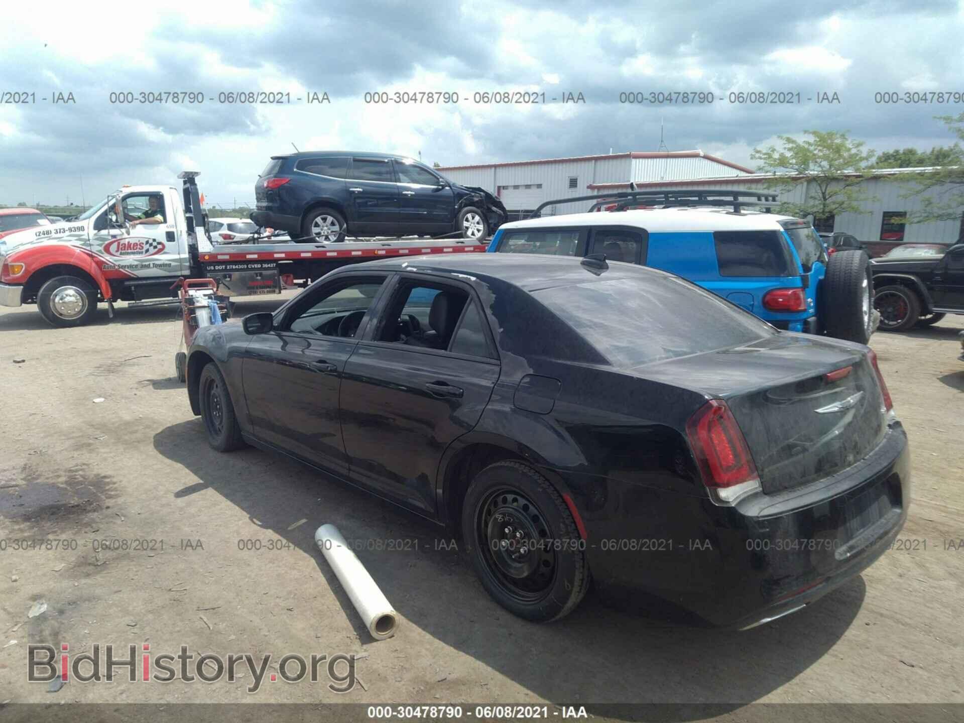 2015 CHRYSLER 300 - VIN: 2C3CCABG4FH767024 - Фото 3