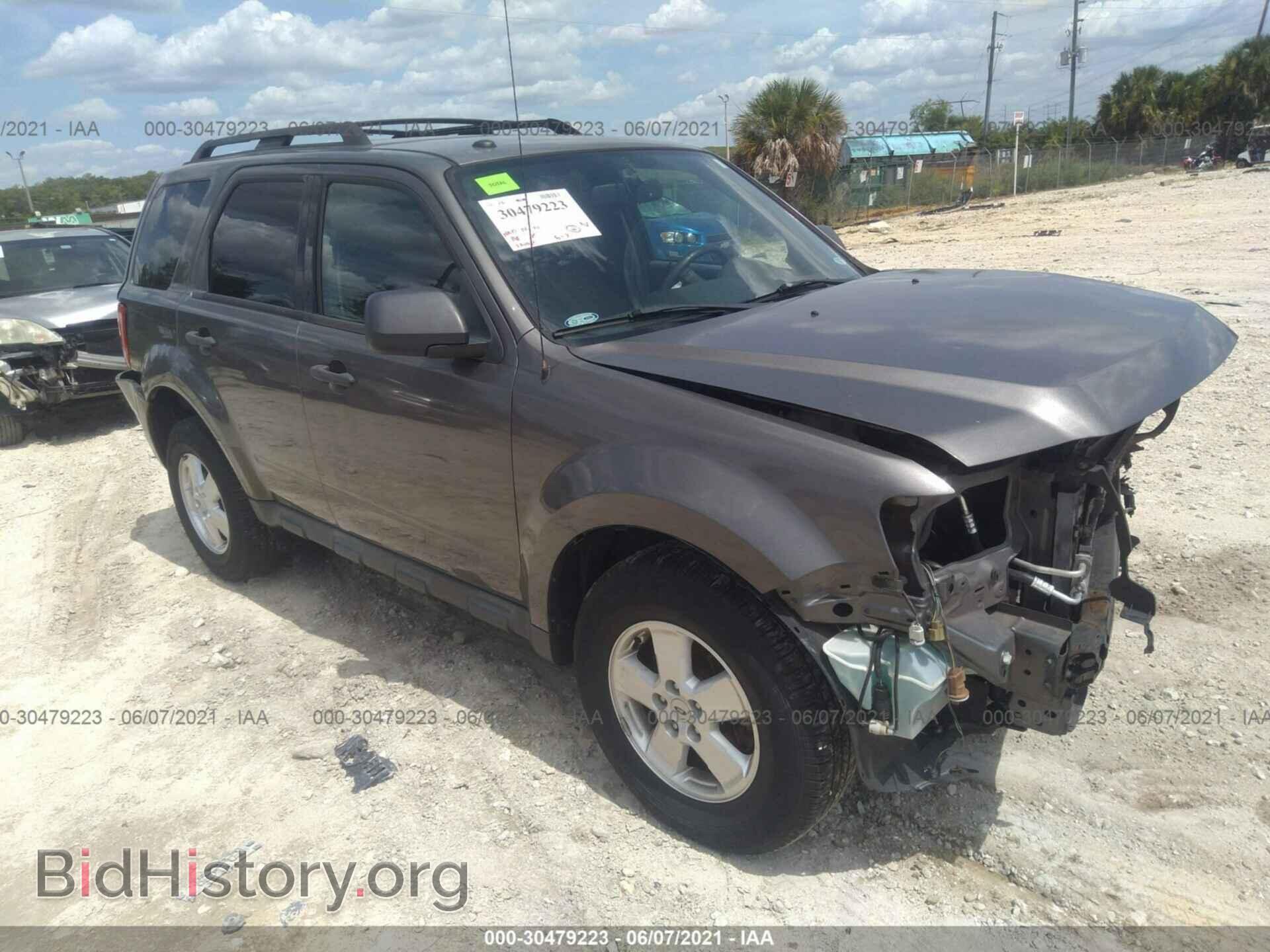 Фотография 1FMCU0D79BKC03643 - FORD ESCAPE 2011