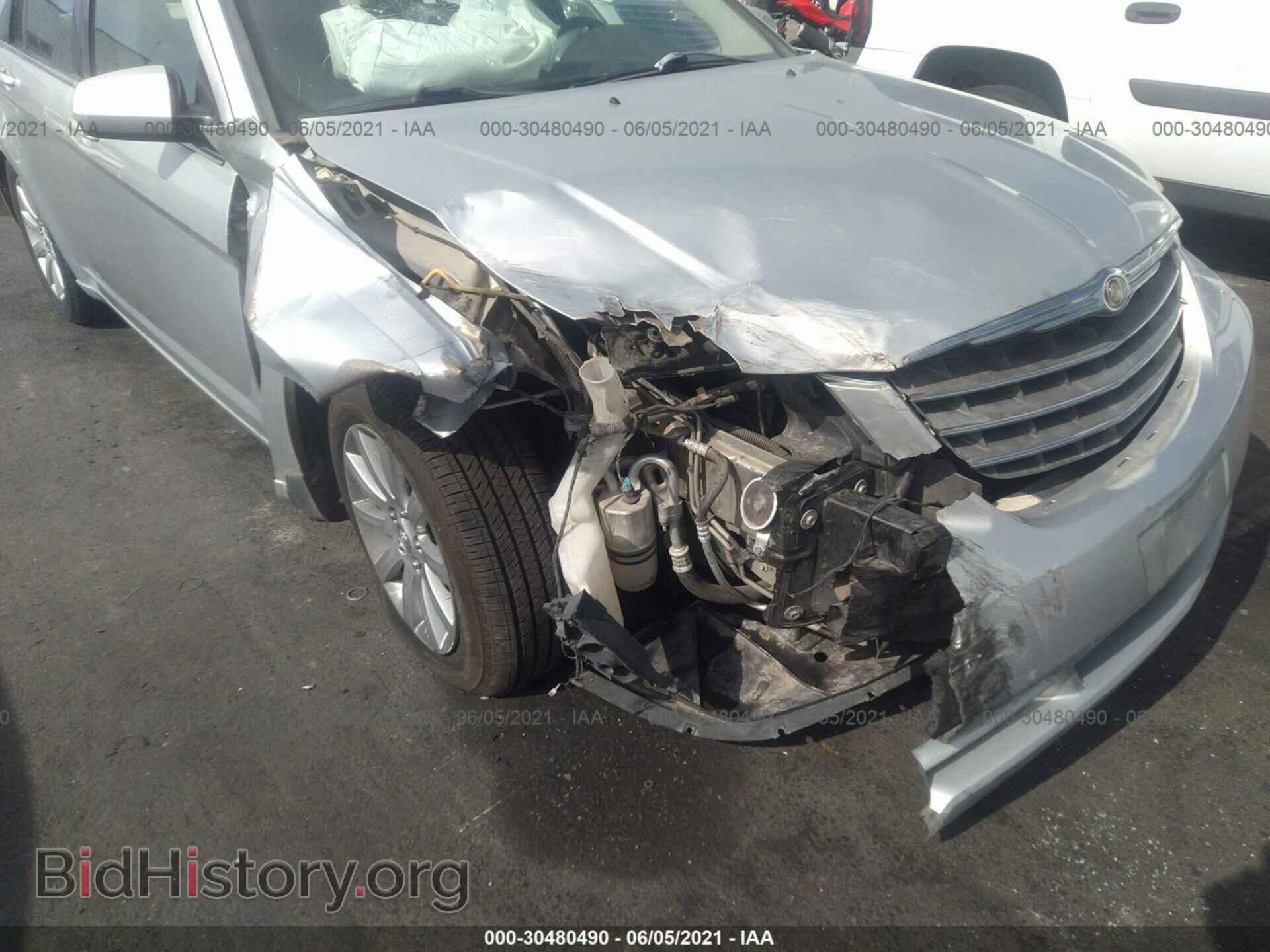 2010 CHRYSLER SEBRING - VIN: 1C3CC5FB1AN207628 - Фото 6