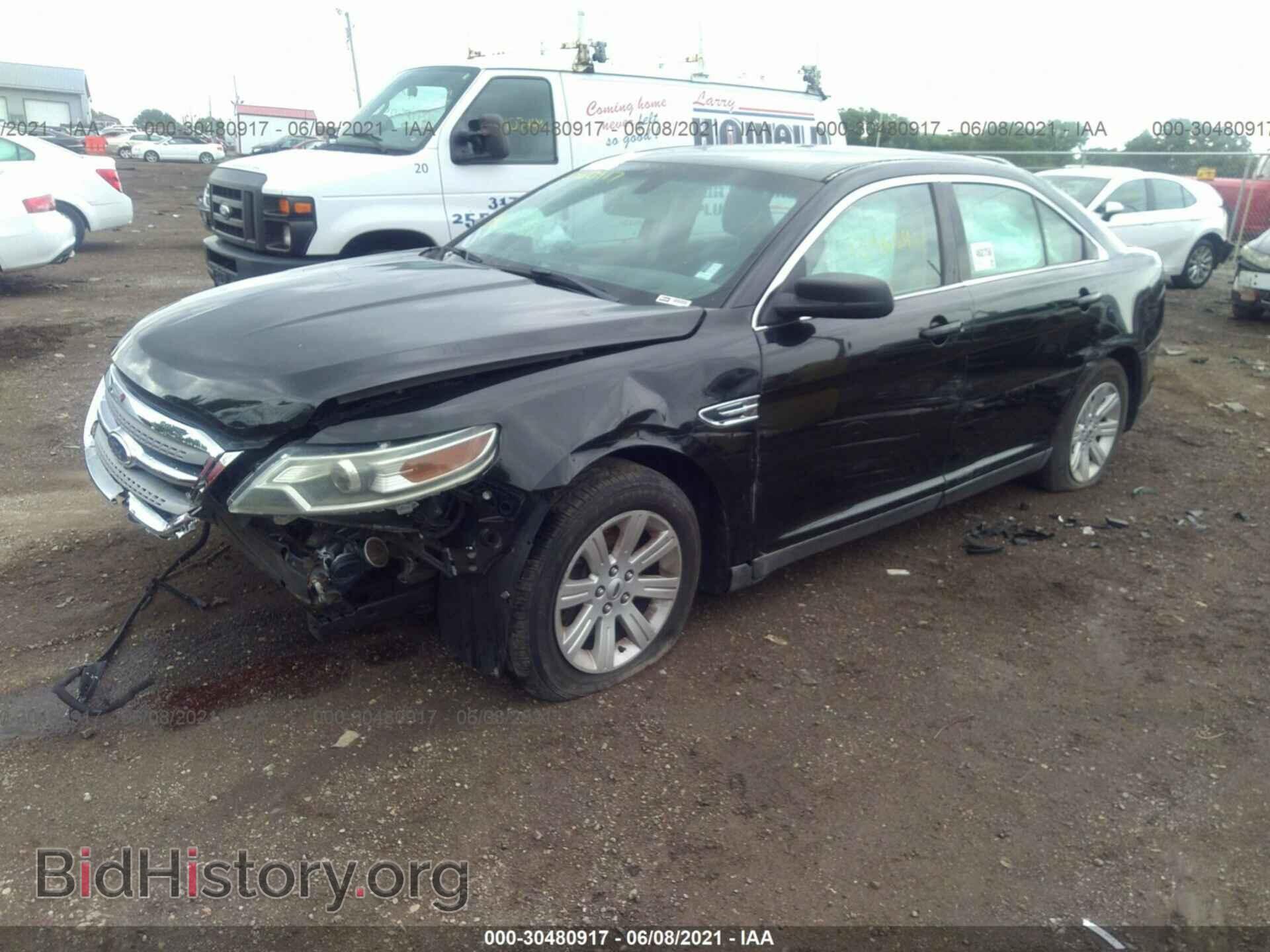 2011 FORD TAURUS - VIN: 1FAHP2DW2BG151141 - Фото 2