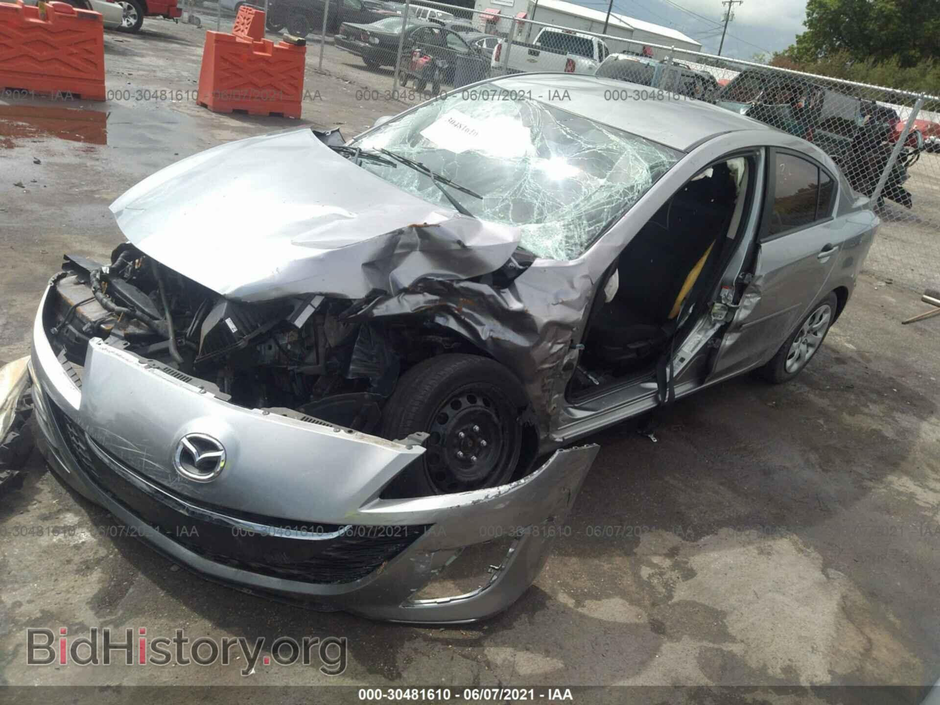 2011 MAZDA MAZDA3 - VIN: JM1BL1UF4B1377853 - Фото 2