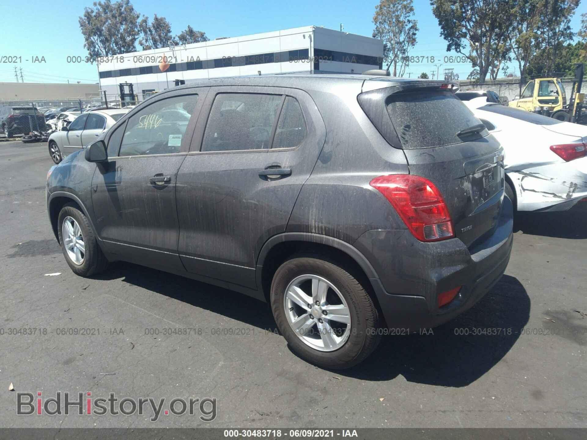2019 CHEVROLET TRAX - VIN: 3GNCJKSB3KL296133 - Фото 3