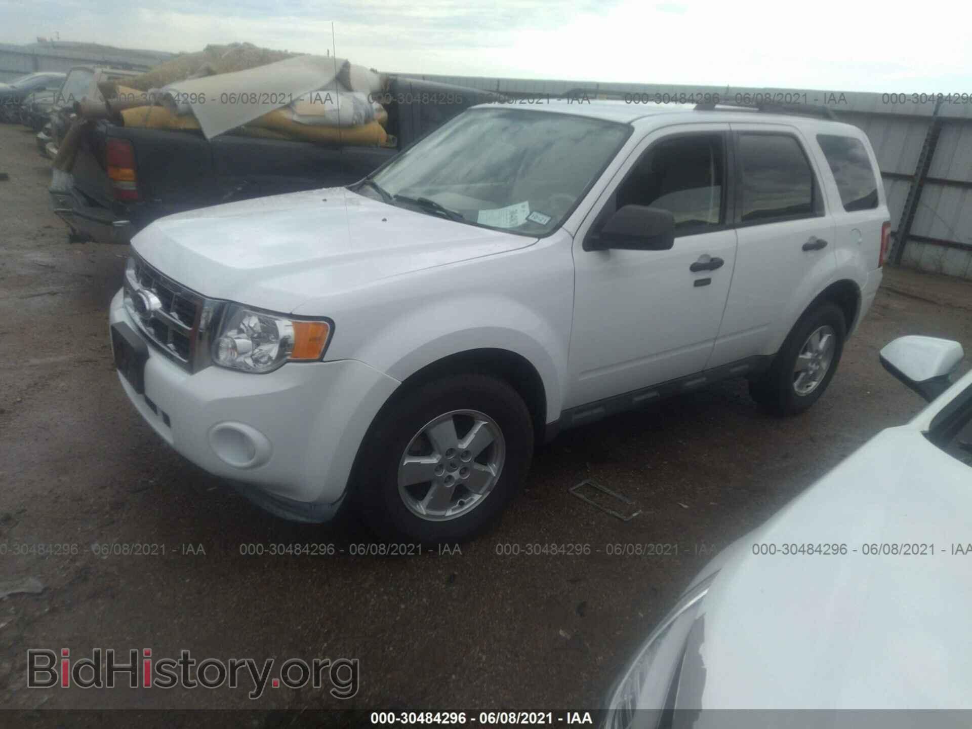 2011 FORD ESCAPE - VIN: 1FMCU9D74BKB98825 - Фото 2