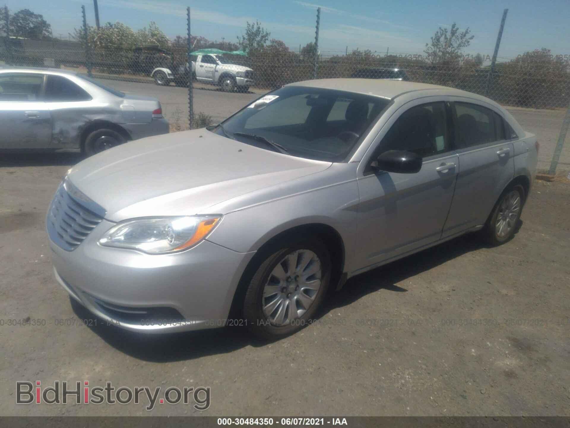 2012 CHRYSLER 200 - VIN: 1C3CCBAB0CN229161 - Фото 2