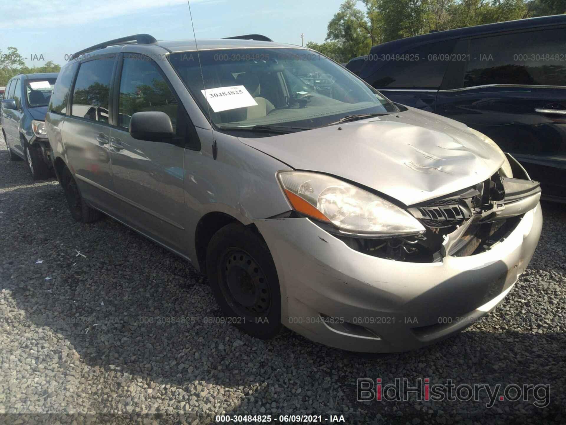 Photo 5TDKK4CC6AS313245 - TOYOTA SIENNA 2010