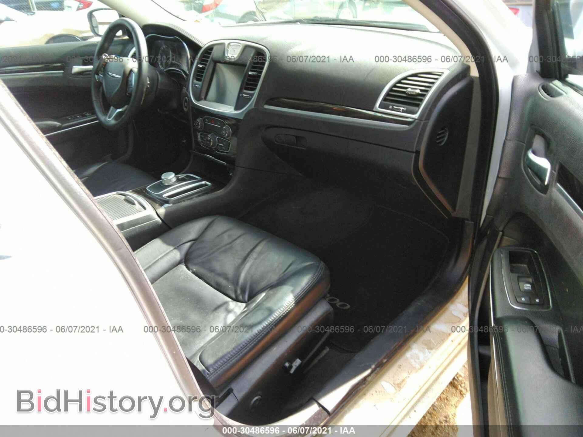 2016 CHRYSLER 300 - VIN: 2C3CCAAG7GH313725 - Фото 5