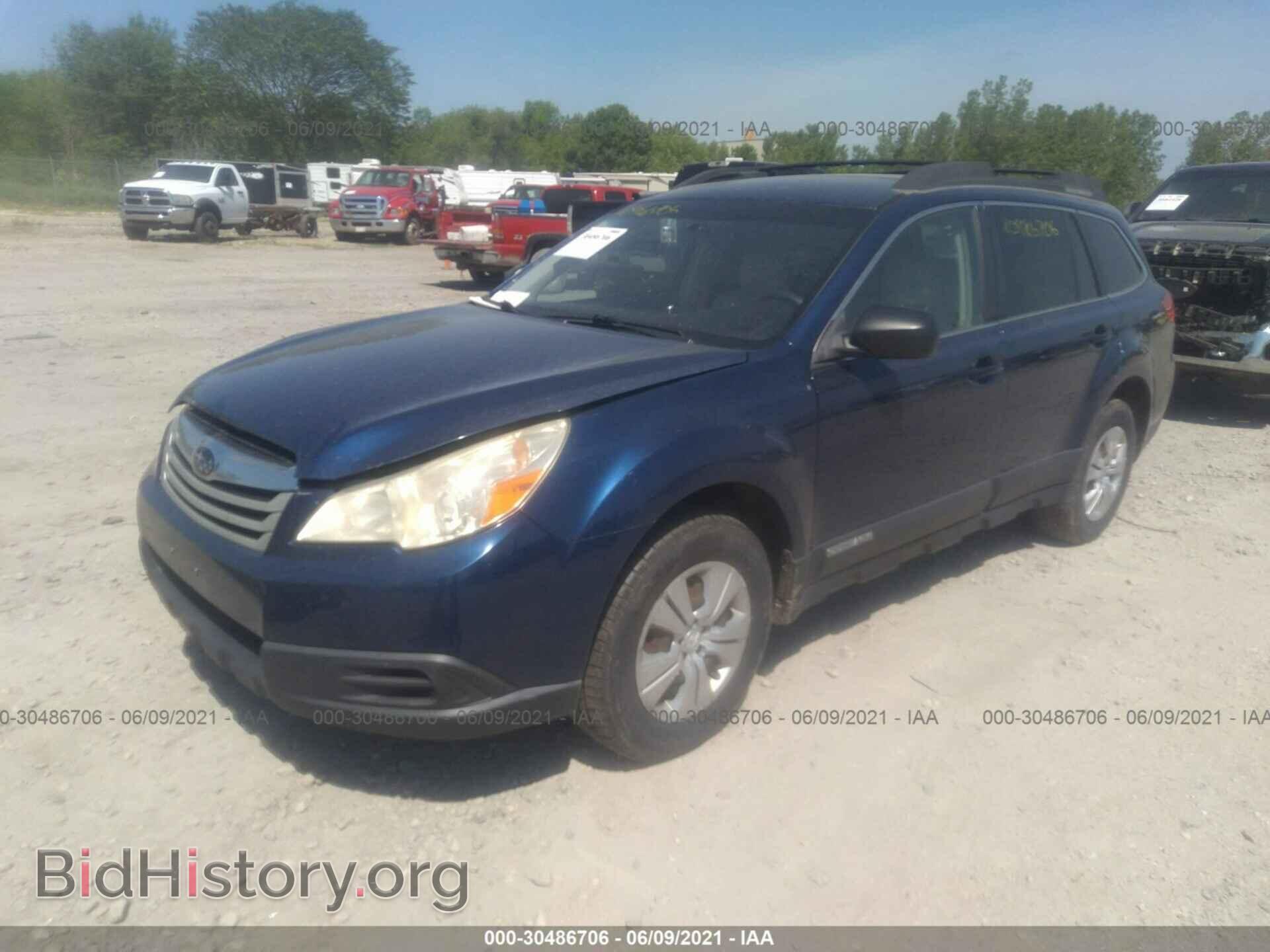 2011 SUBARU OUTBACK - VIN: 4S4BRBAC7B3379756 - Фото 2