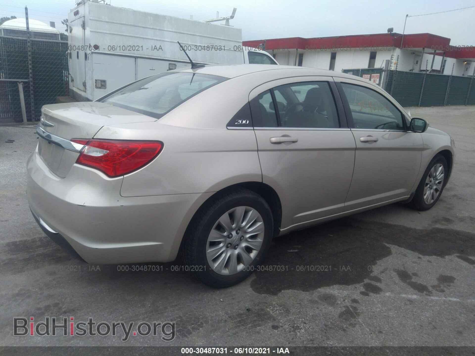2013 CHRYSLER 200 - VIN: 1C3CCBAG3DN767446 - Photo 4