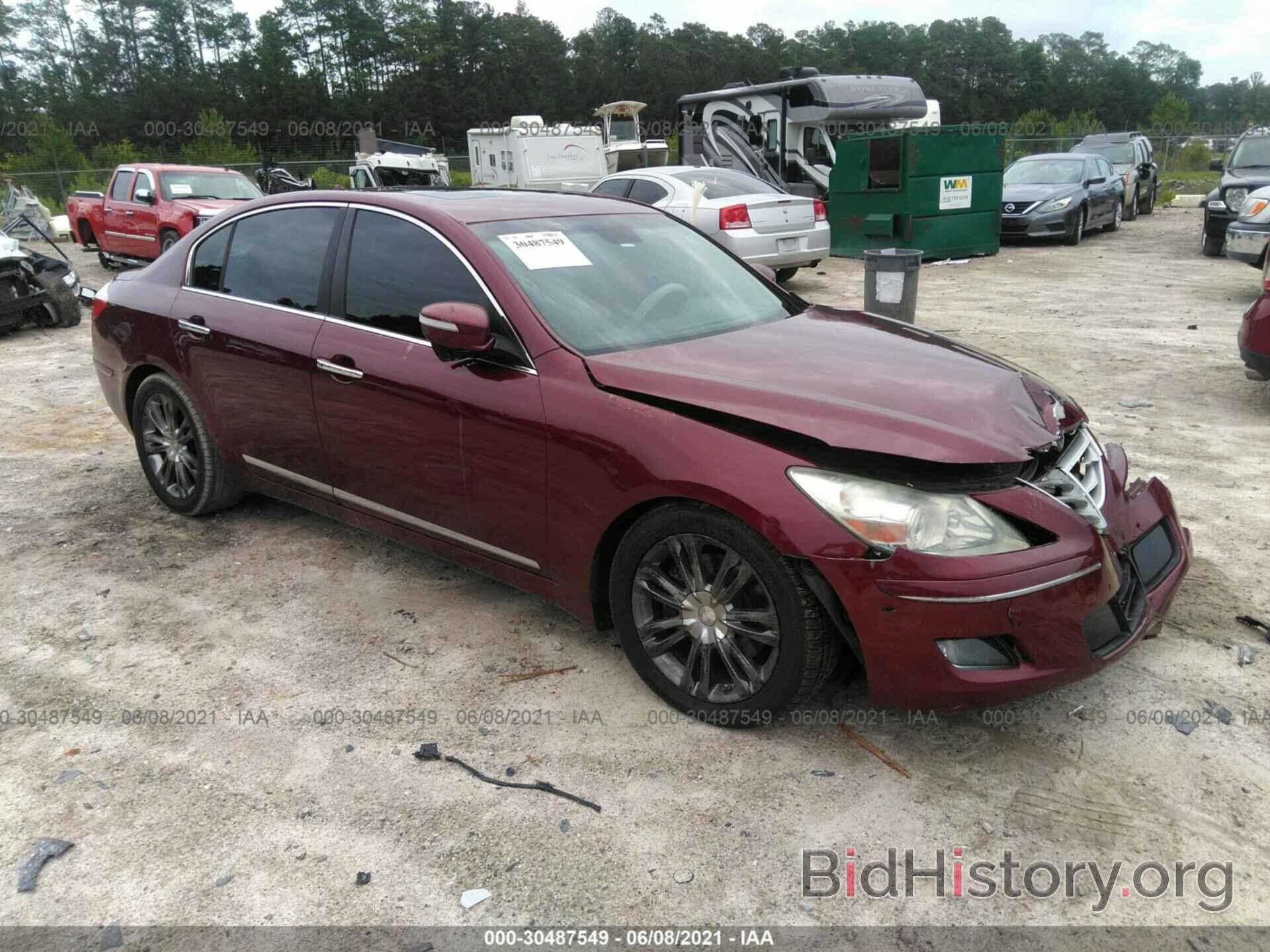 Photo KMHGC4DF2BU124158 - HYUNDAI GENESIS 2011