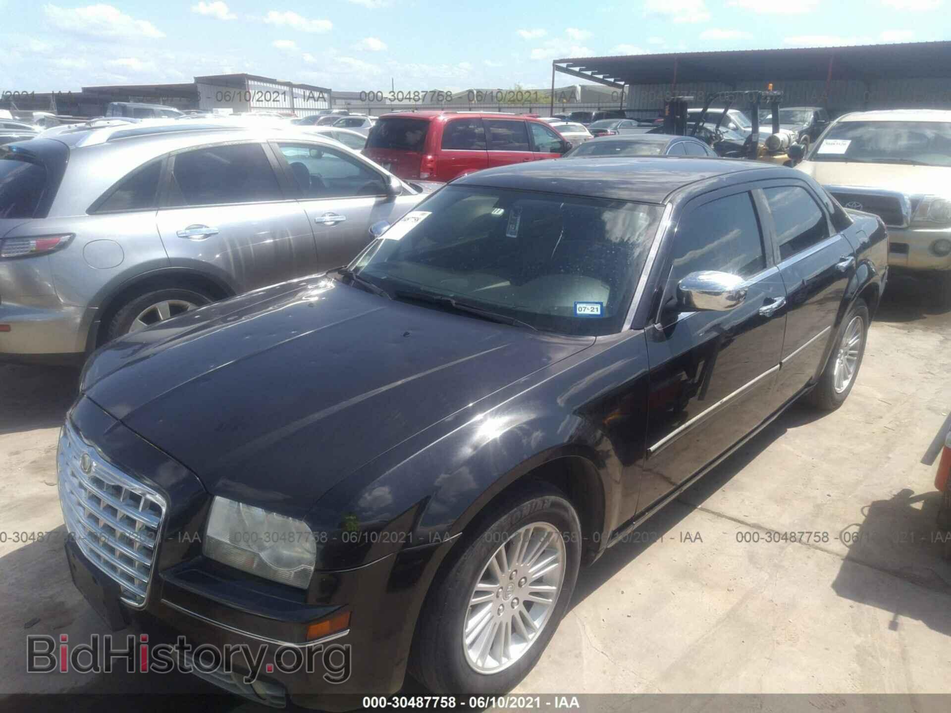2010 CHRYSLER 300 - VIN: 2C3CA4CD6AH224309 - Фото 2