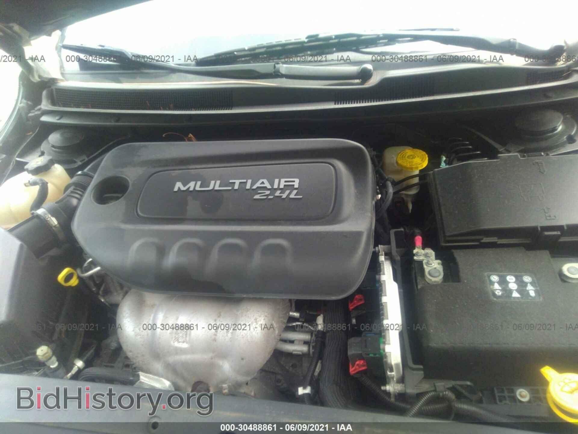 2016 CHRYSLER 200 - VIN: 1C3CCCABXGN183785 - Фото 10