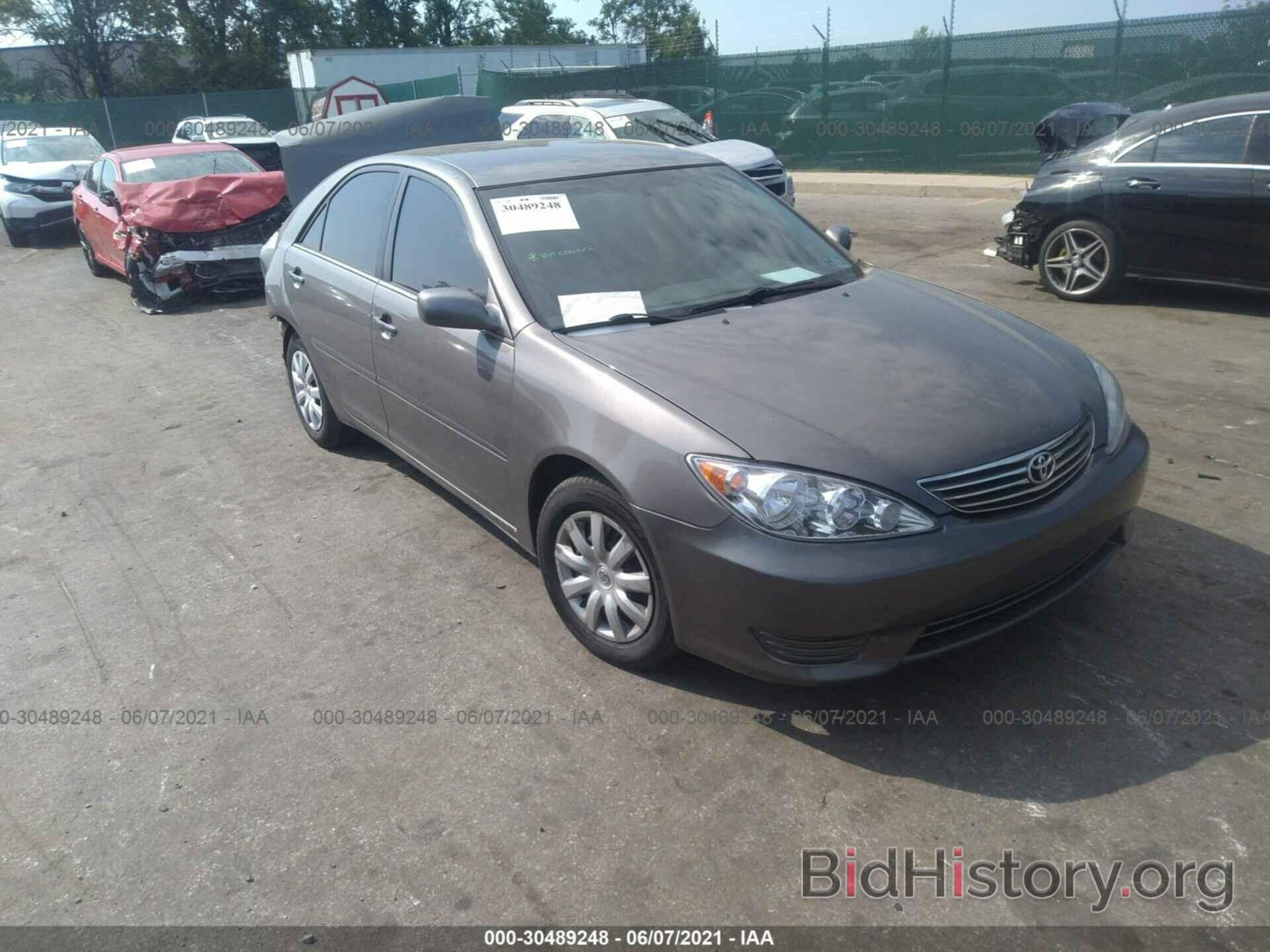 Photo 4T1BE32K66U721527 - TOYOTA CAMRY 2006