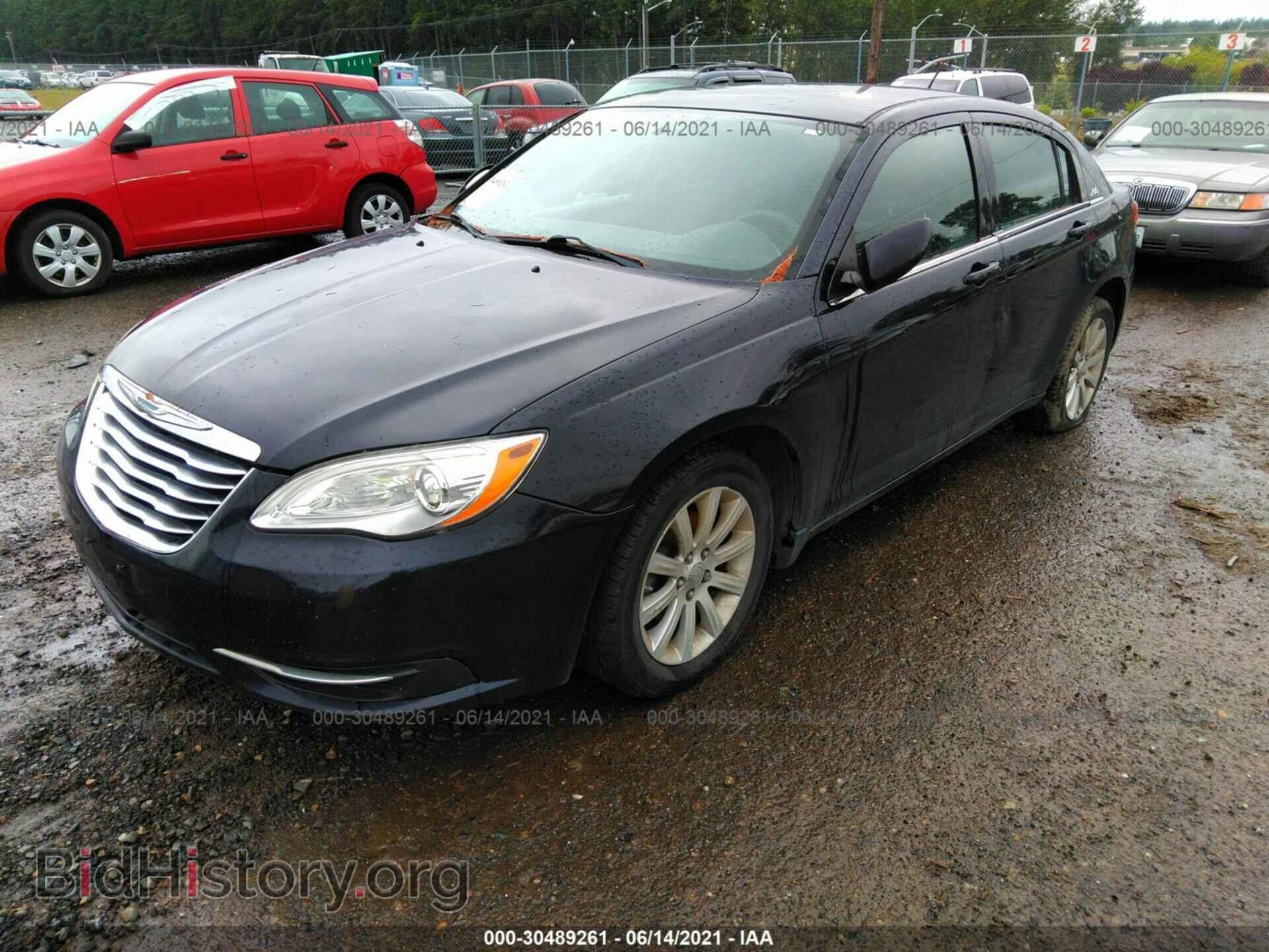 2011 CHRYSLER 200 - VIN: 1C3BC4FB4BN563997 - Фото 2