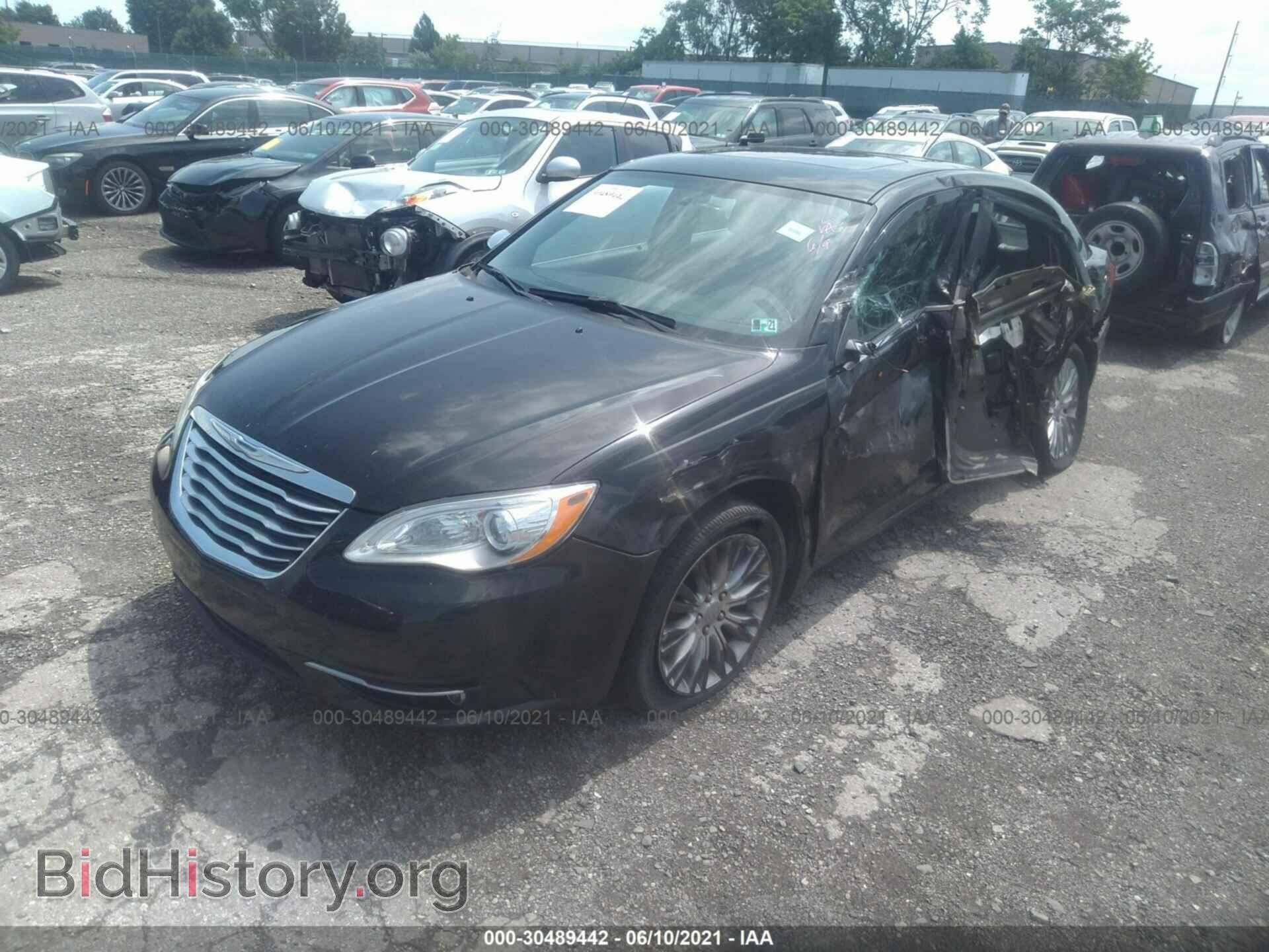 2012 CHRYSLER 200 - VIN: 1C3CCBCB0CN298560 - Photo 2