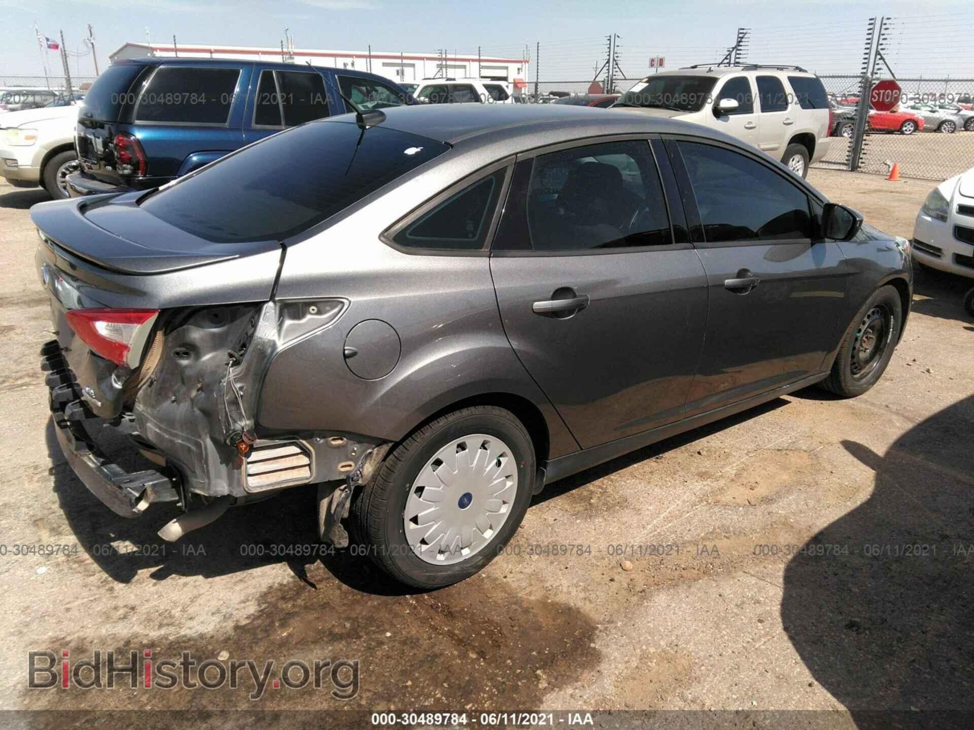 2012 FORD FOCUS - VIN: 1FAHP3F22CL462092 - Photo 4