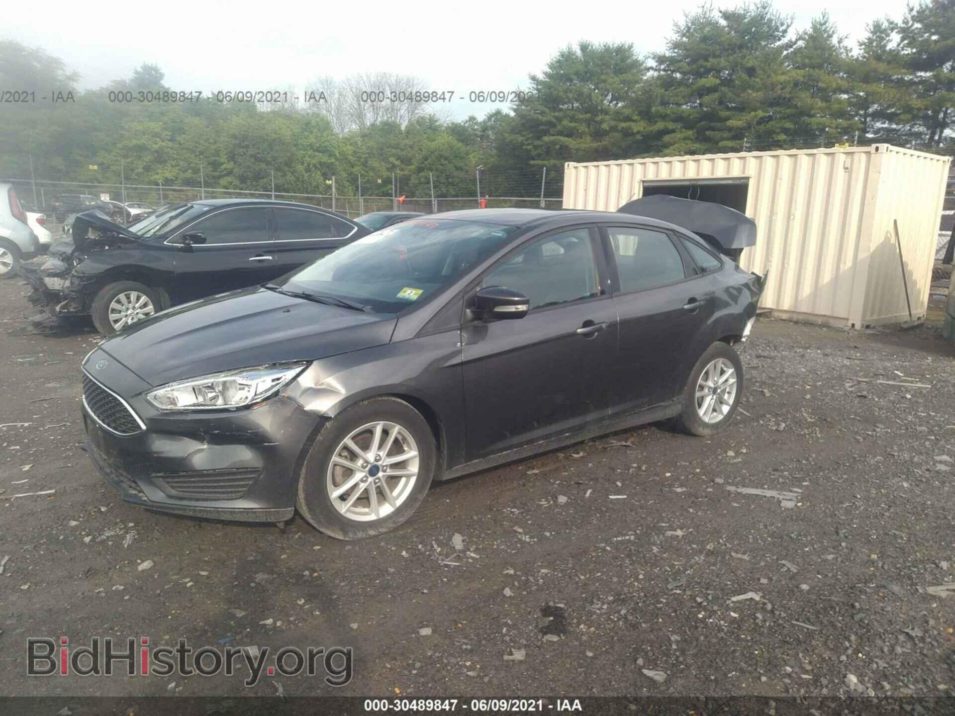 2016 FORD FOCUS - VIN: 1FADP3F28GL256599 - Фото 2