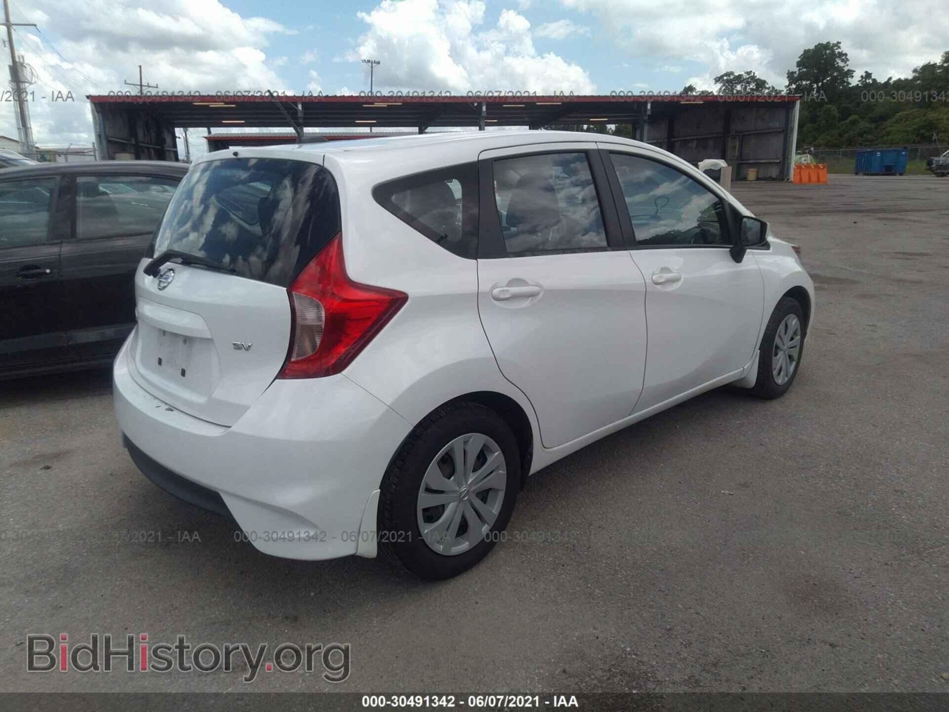 2018 NISSAN VERSA NOTE - VIN: 3N1CE2CP5JL355384 - Фото 4