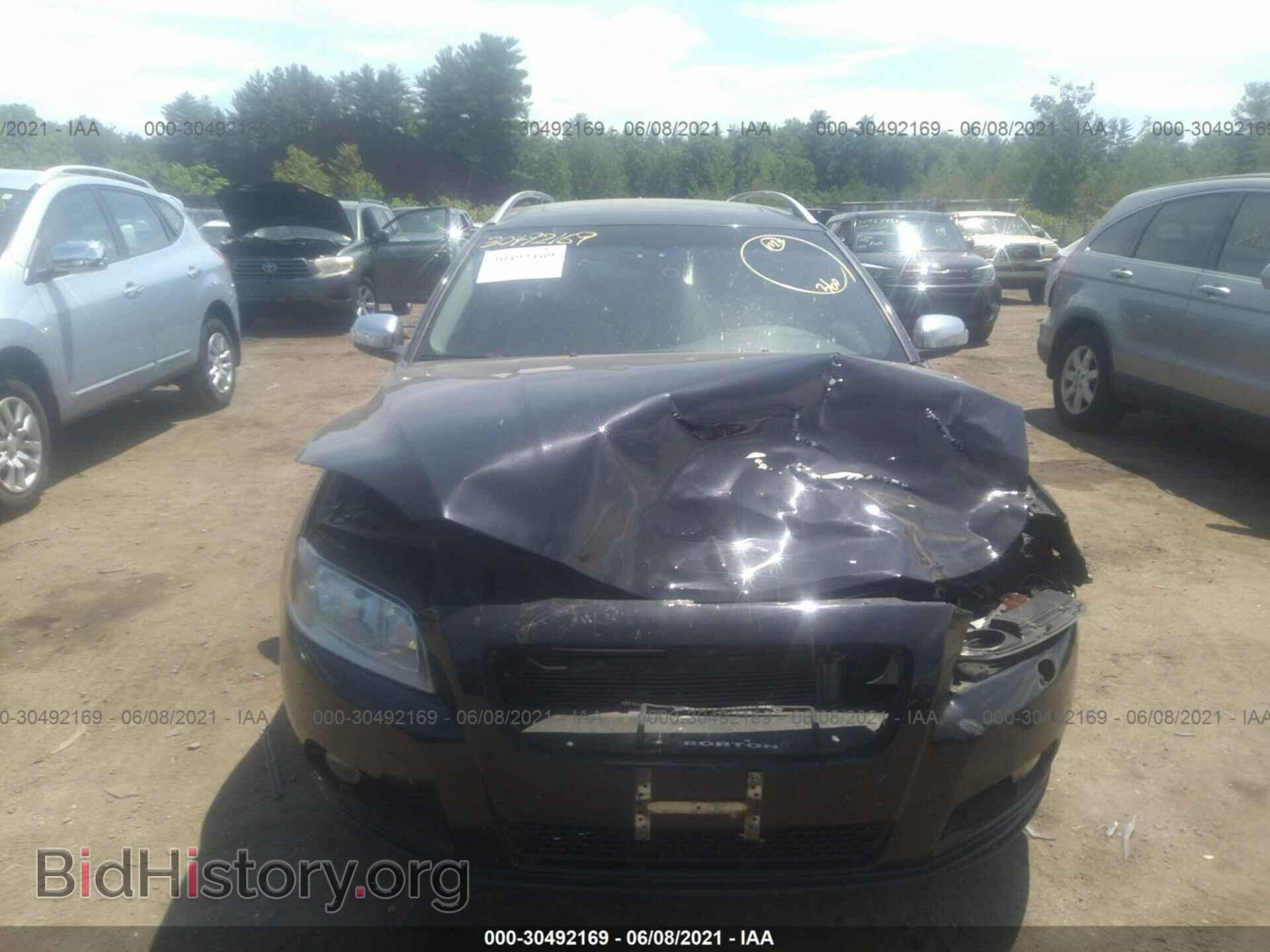 2010 VOLVO V70 - VIN: YV1982BW8A1142311 - Фото 6