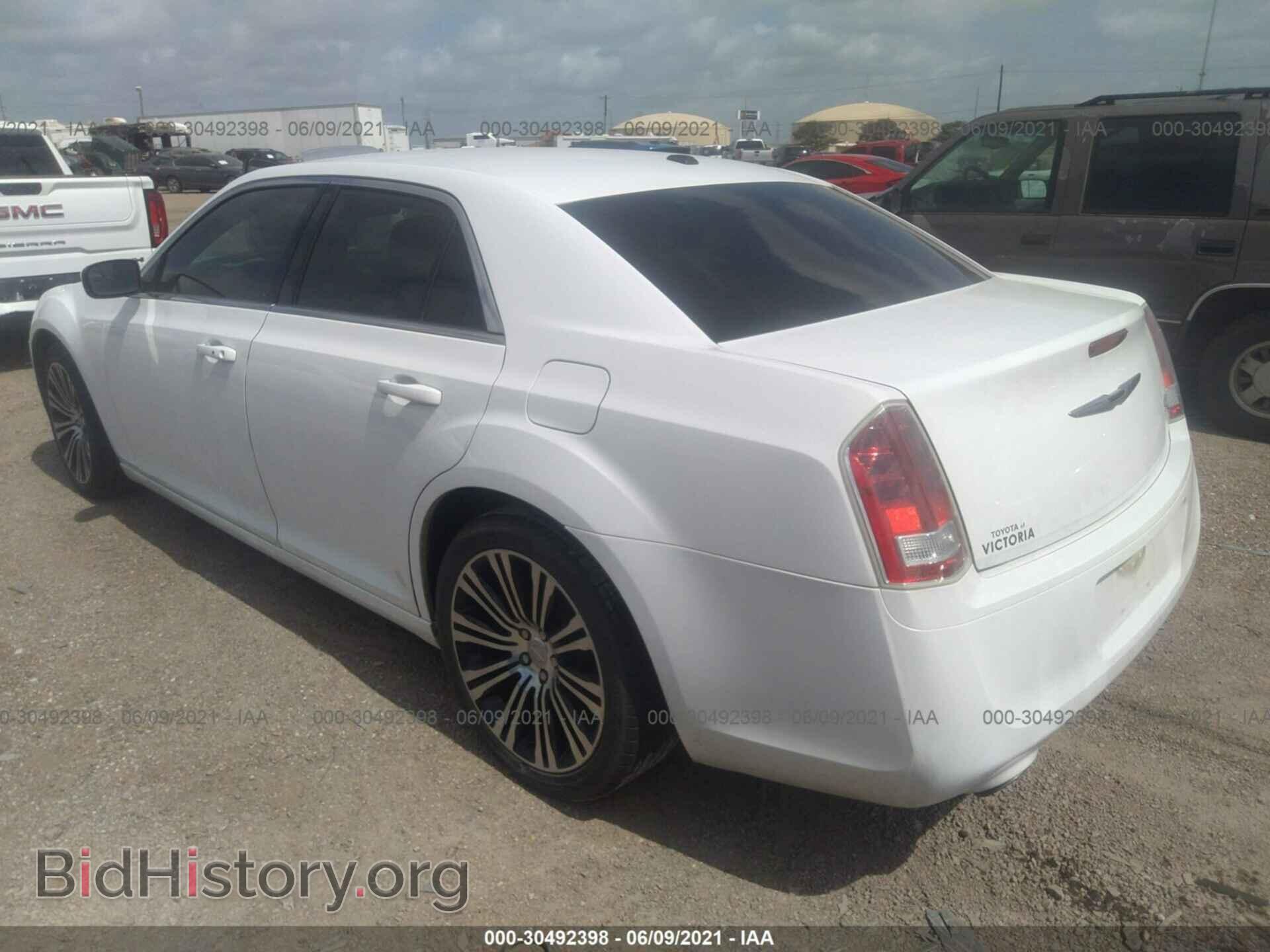 2013 CHRYSLER 300 - VIN: 2C3CCABG3DH703473 - Фото 3