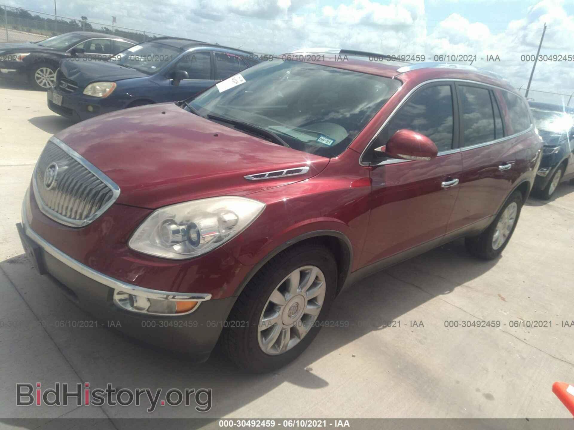 2011 BUICK ENCLAVE - VIN: 5GAKRCED2BJ264122 - Photo 2