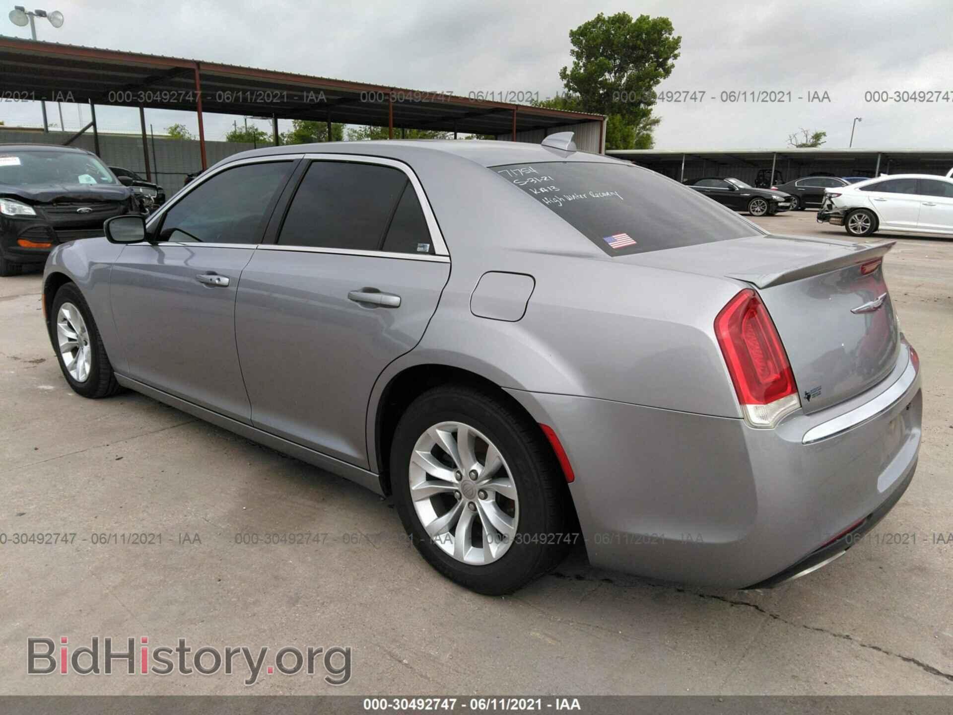 2016 CHRYSLER 300 - VIN: 2C3CCAAG2GH212012 - Фото 3