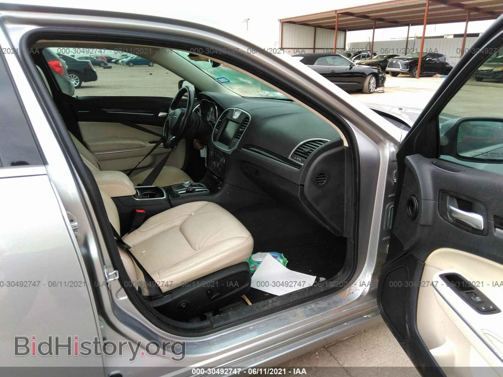 2016 CHRYSLER 300 - VIN: 2C3CCAAG2GH212012 - Фото 5