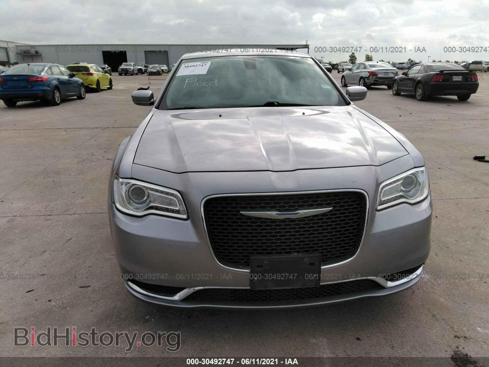 2016 CHRYSLER 300 - VIN: 2C3CCAAG2GH212012 - Фото 6