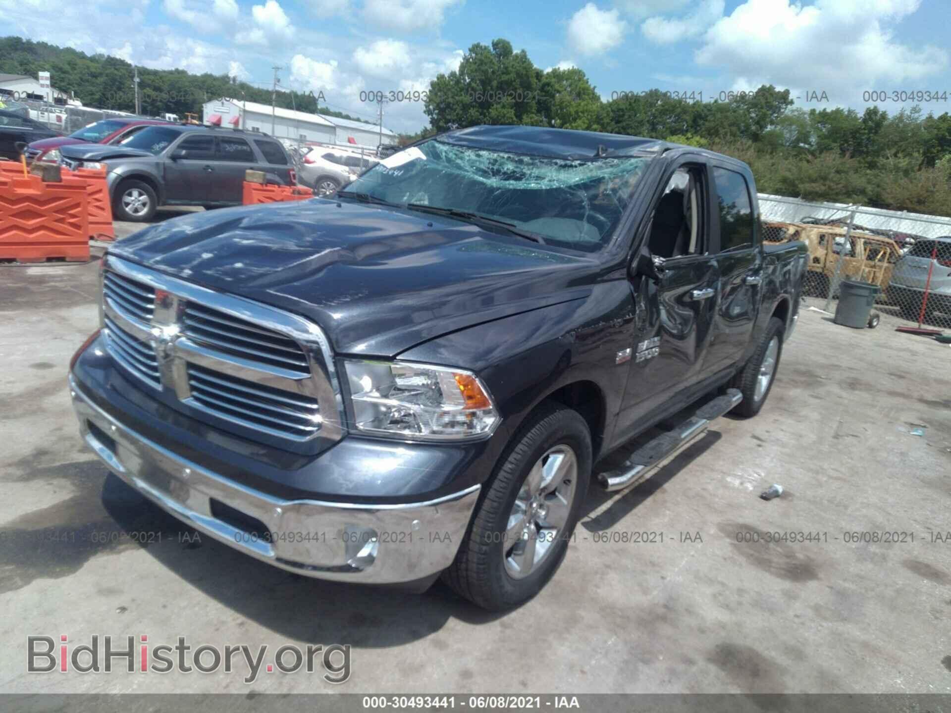 2017 RAM 1500 - VIN: 3C6RR7LT1HG672448 - Фото 2