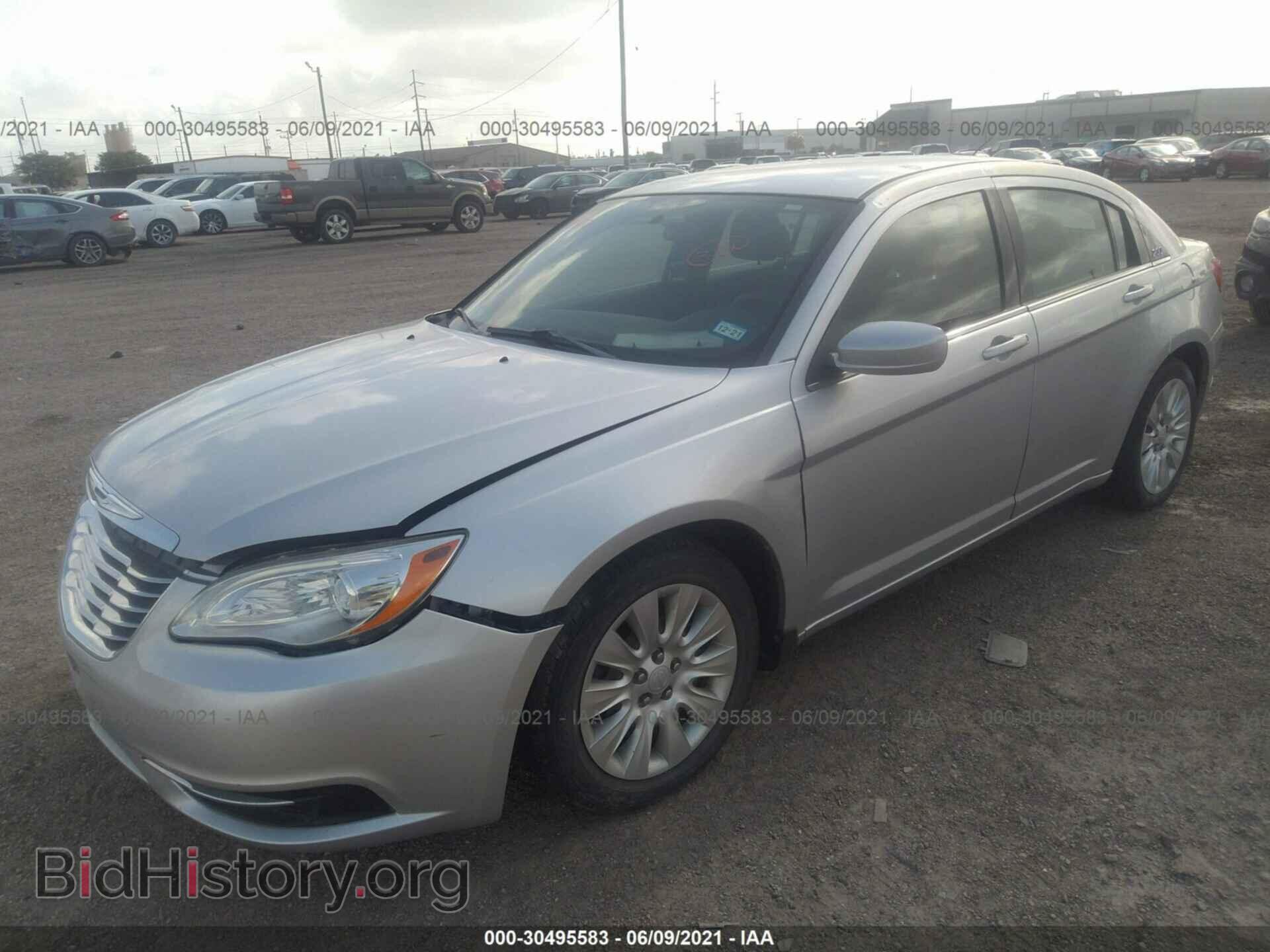2012 CHRYSLER 200 - VIN: 1C3CCBAB9CN100688 - Photo 2