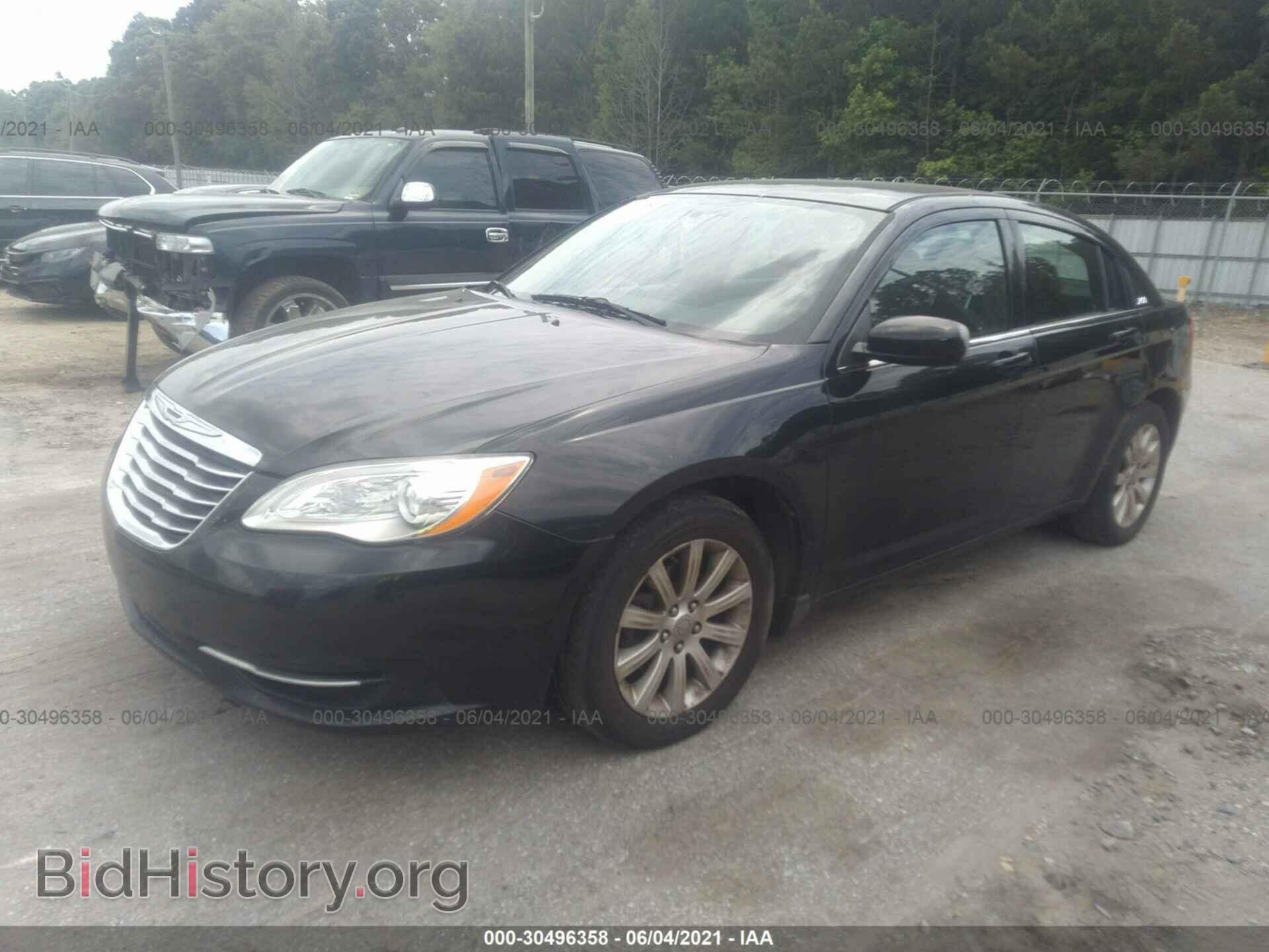 2013 CHRYSLER 200 - VIN: 1C3CCBBG4DN573264 - Фото 2