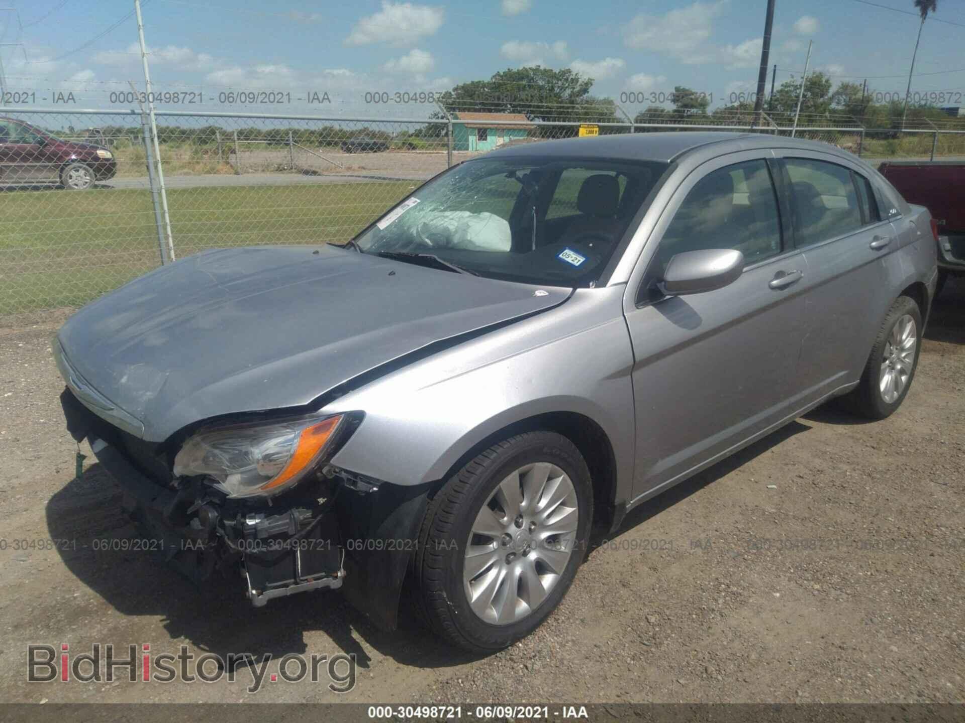 2013 CHRYSLER 200 - VIN: 1C3CCBAB7DN689919 - Фото 2