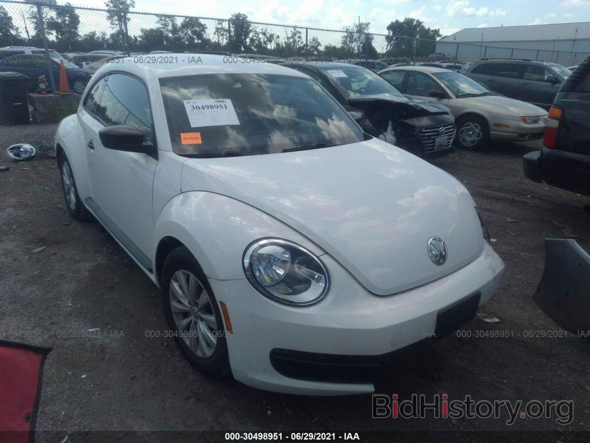 Photo 3VWFP7AT4EM624487 - VOLKSWAGEN BEETLE COUPE 2014